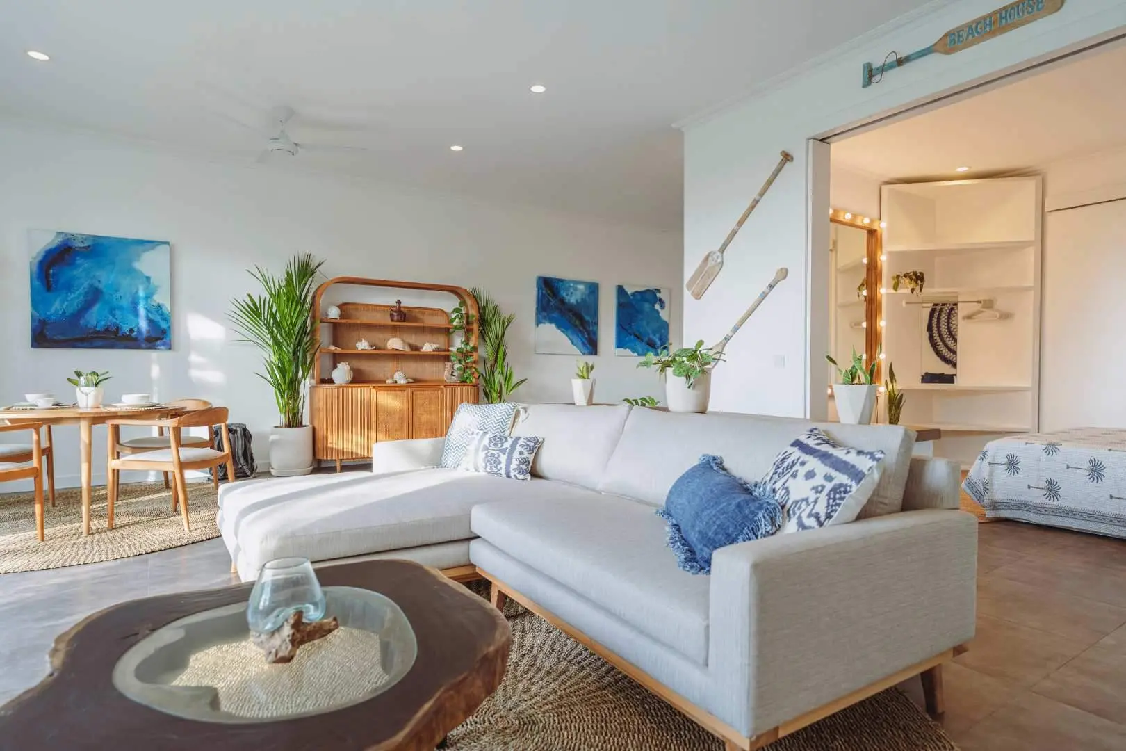Beachfront Apartment - Kedungu — image 4