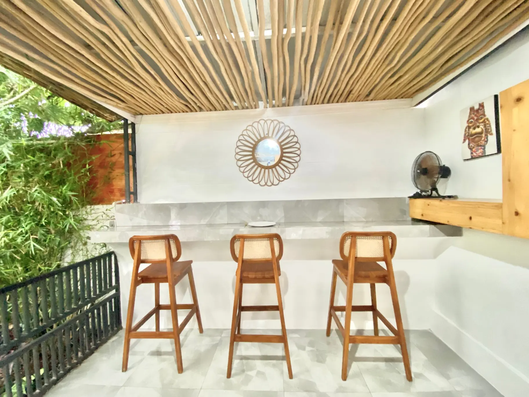 Villa Pini 1 - Beautiful Villa With Large Tropical Garden in Prime Location in Kedungu — image 3