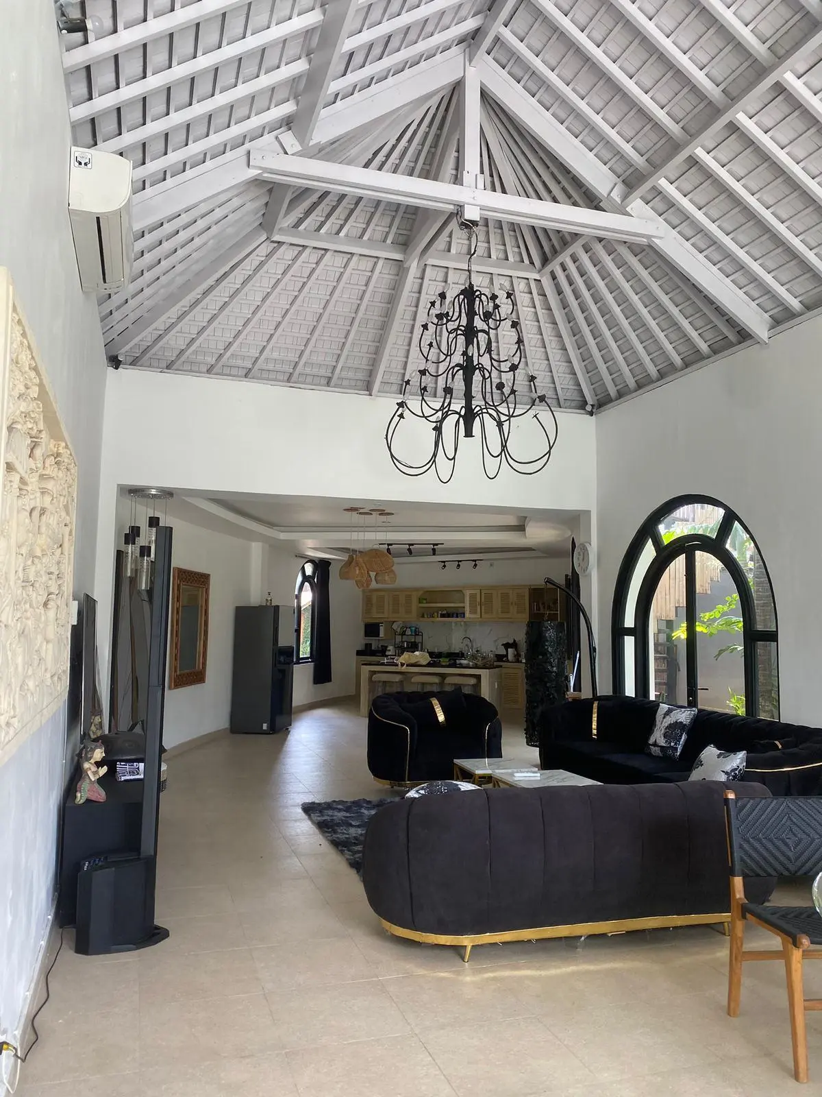 Rooms for Rent in Prime Pererenan Location – Entrepreneur Community and Podcast Studio — image 3
