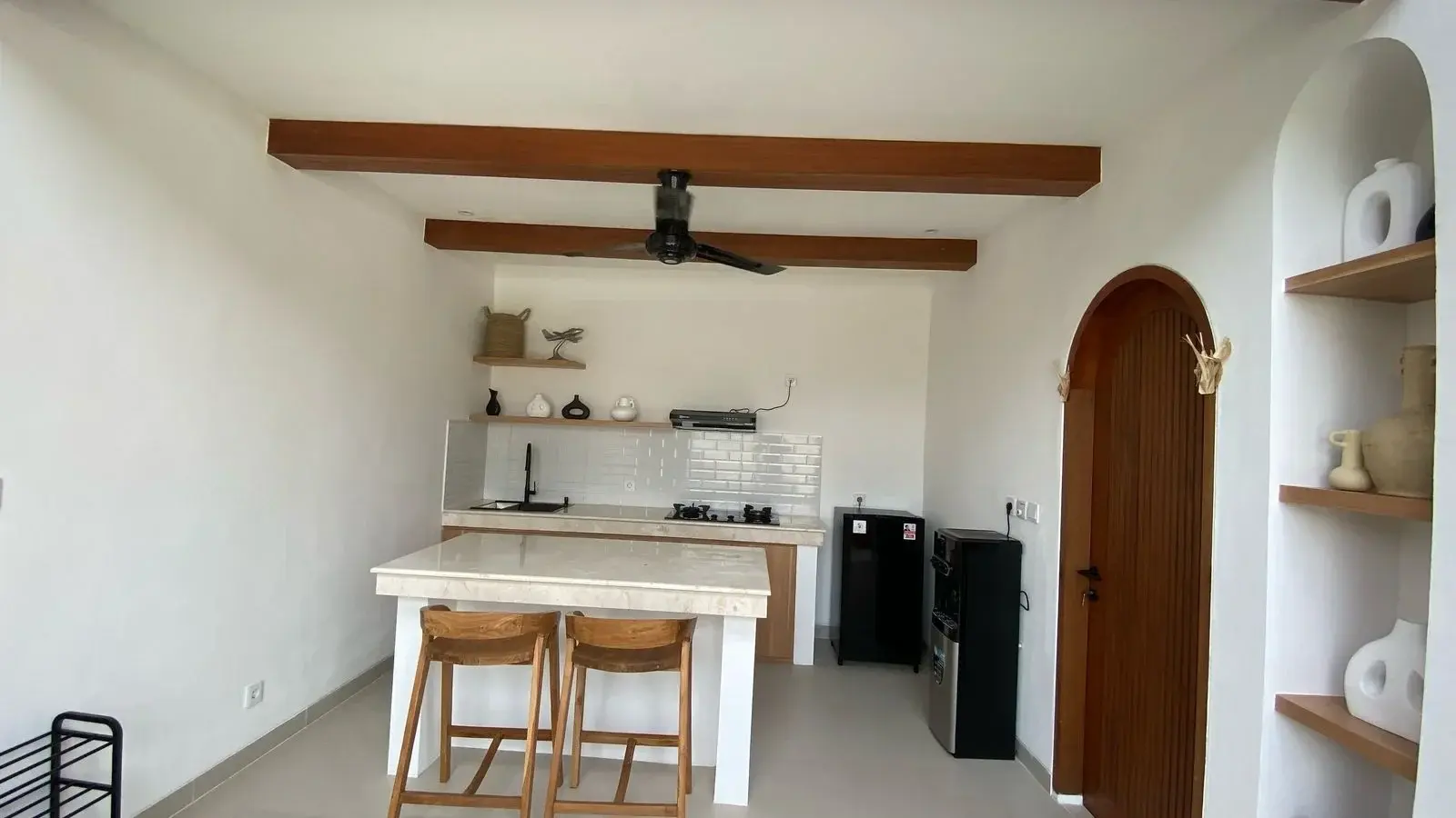 Charming 1 Bedroom Mezzanine Villa in Krobokan — image 2