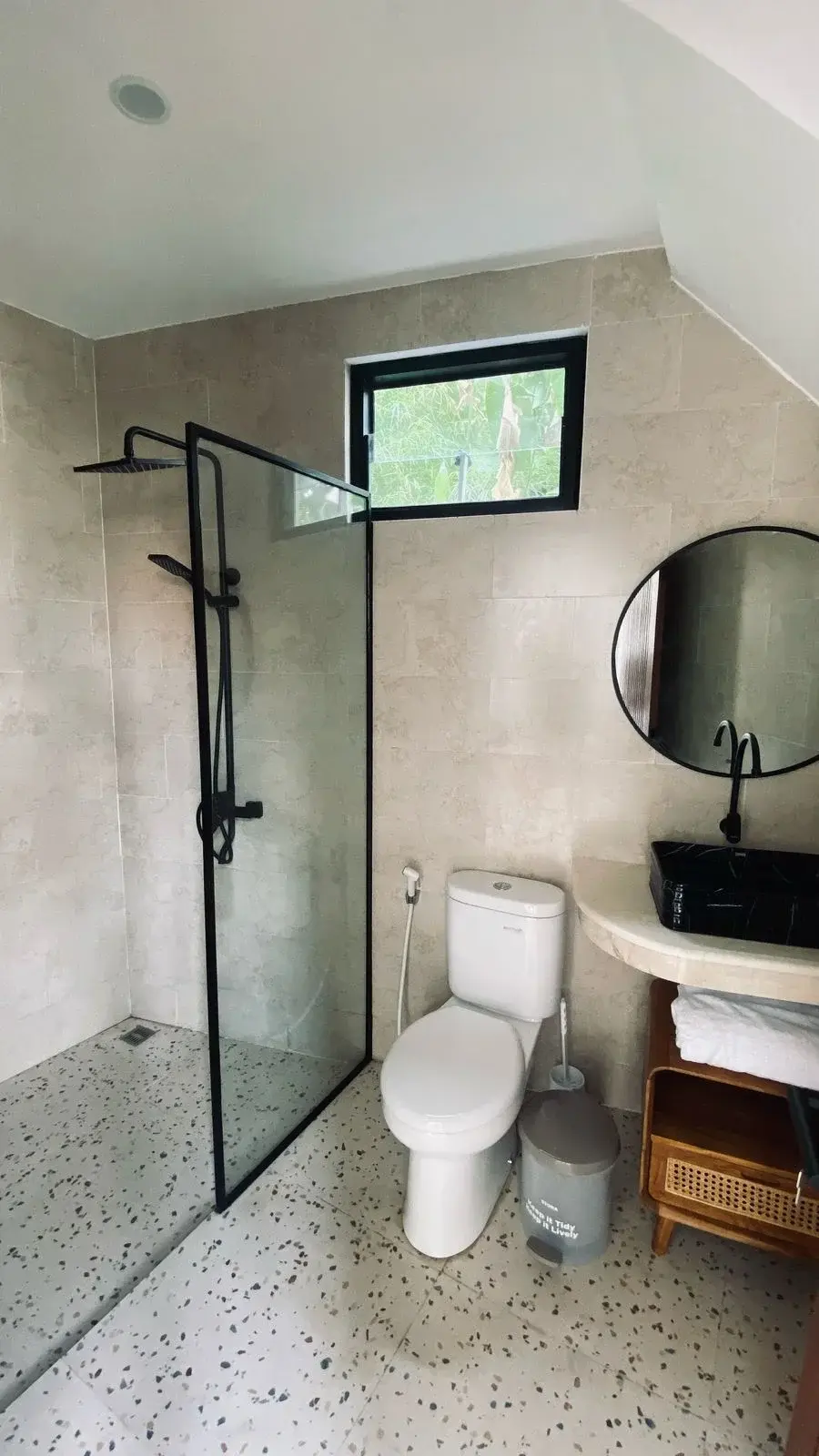 Charming 1 Bedroom Mezzanine Villa in Krobokan — image 4