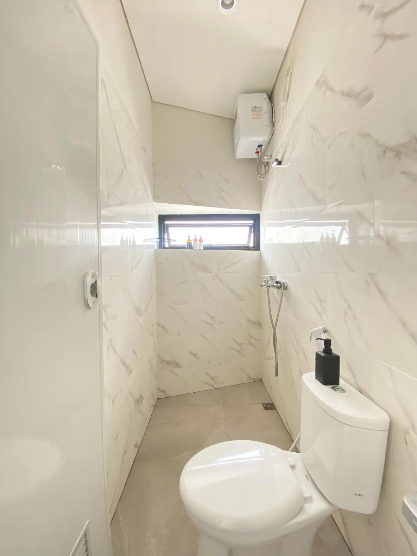 BRAND NEW 2 BEDROOM IN PERERENAN 10 MINUTE to PERERENAN BEACH — image 2