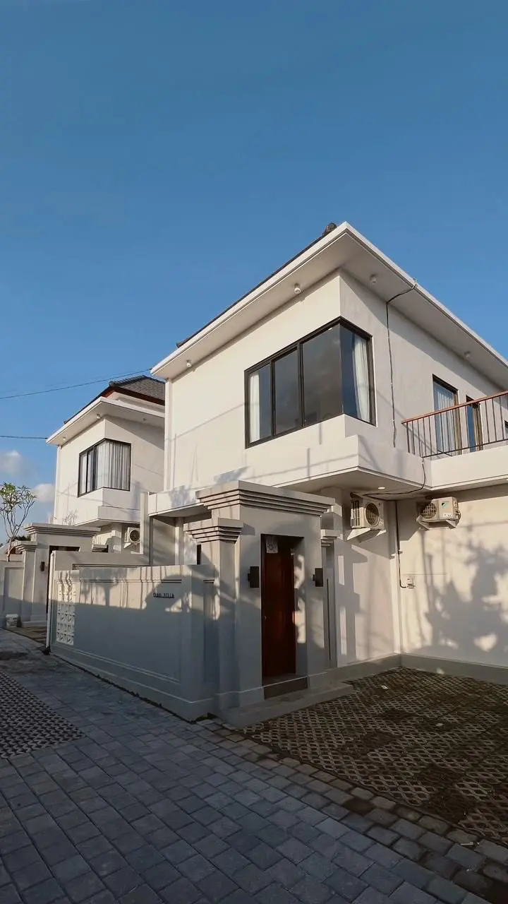 Near Canggu School 3 bedroom villa — image 1