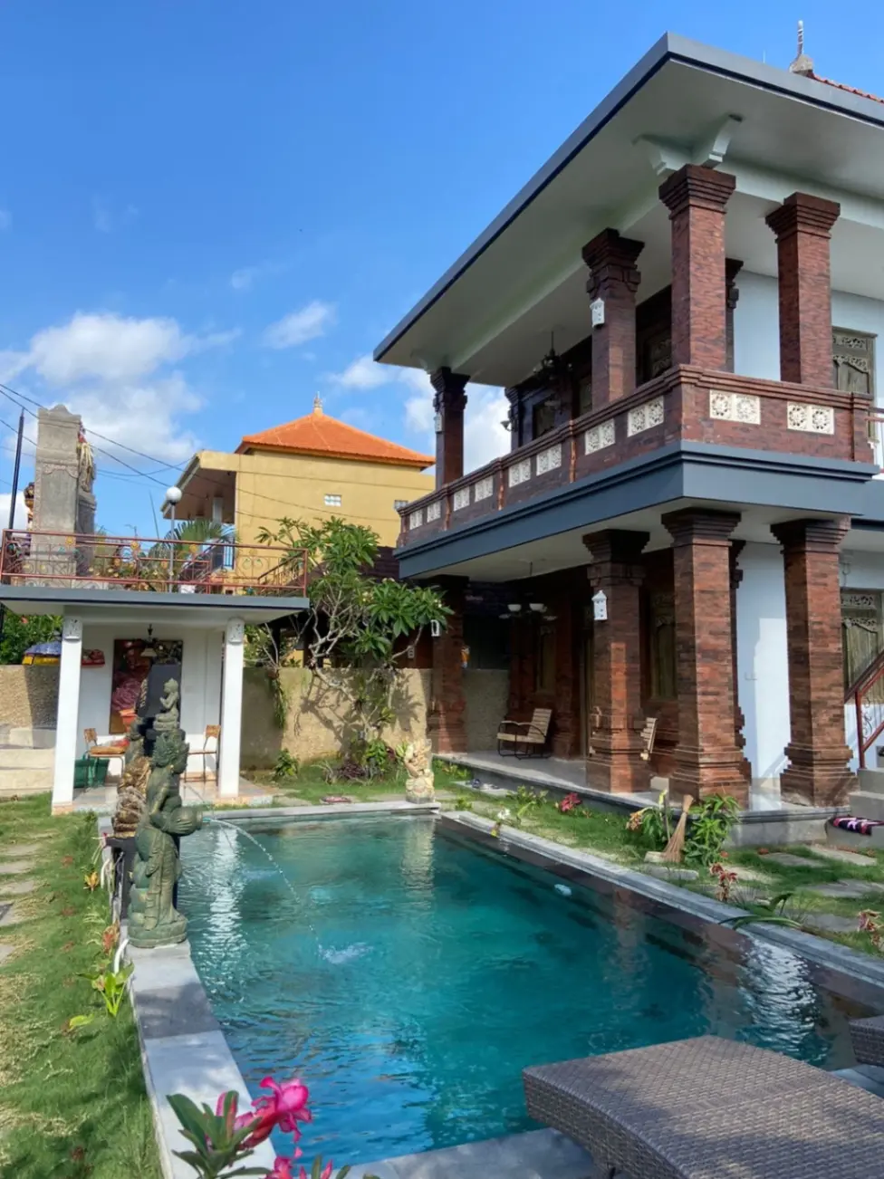 Villa poleng — image 3