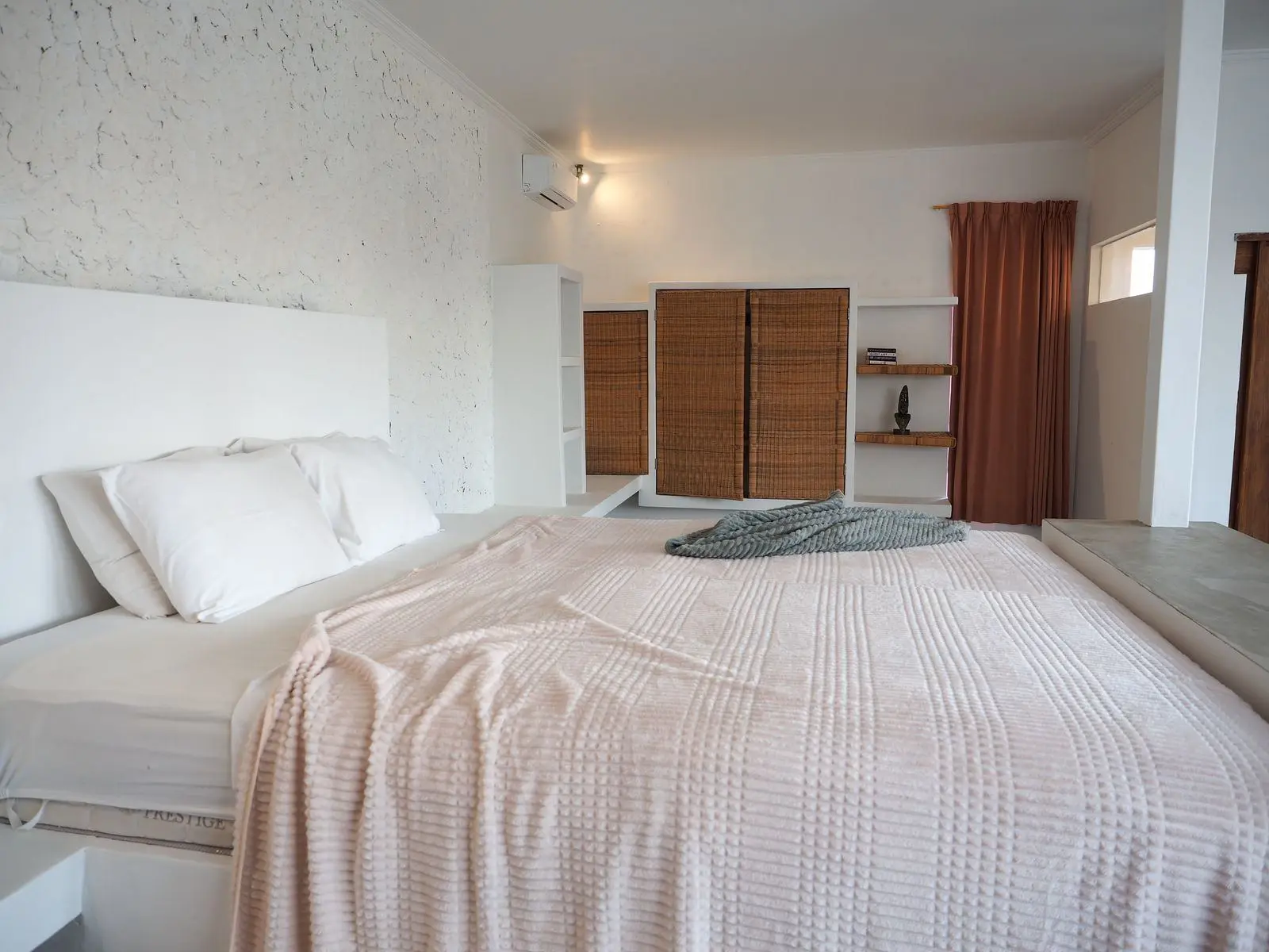 1-BEDROOM APARTMENT — image 1