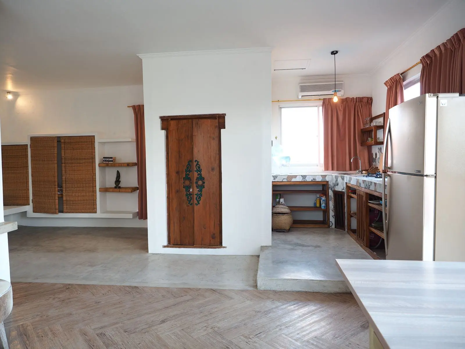 1-BEDROOM APARTMENT