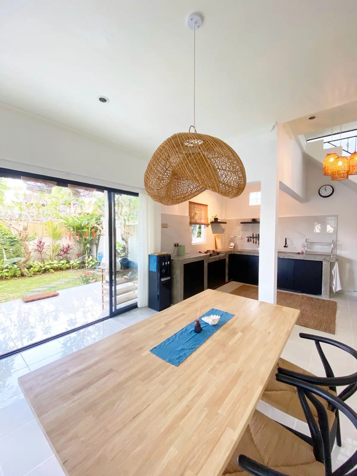 Beautiful Brand New Renovated 2 Bedroom Villa on Padang Linjong — image 2