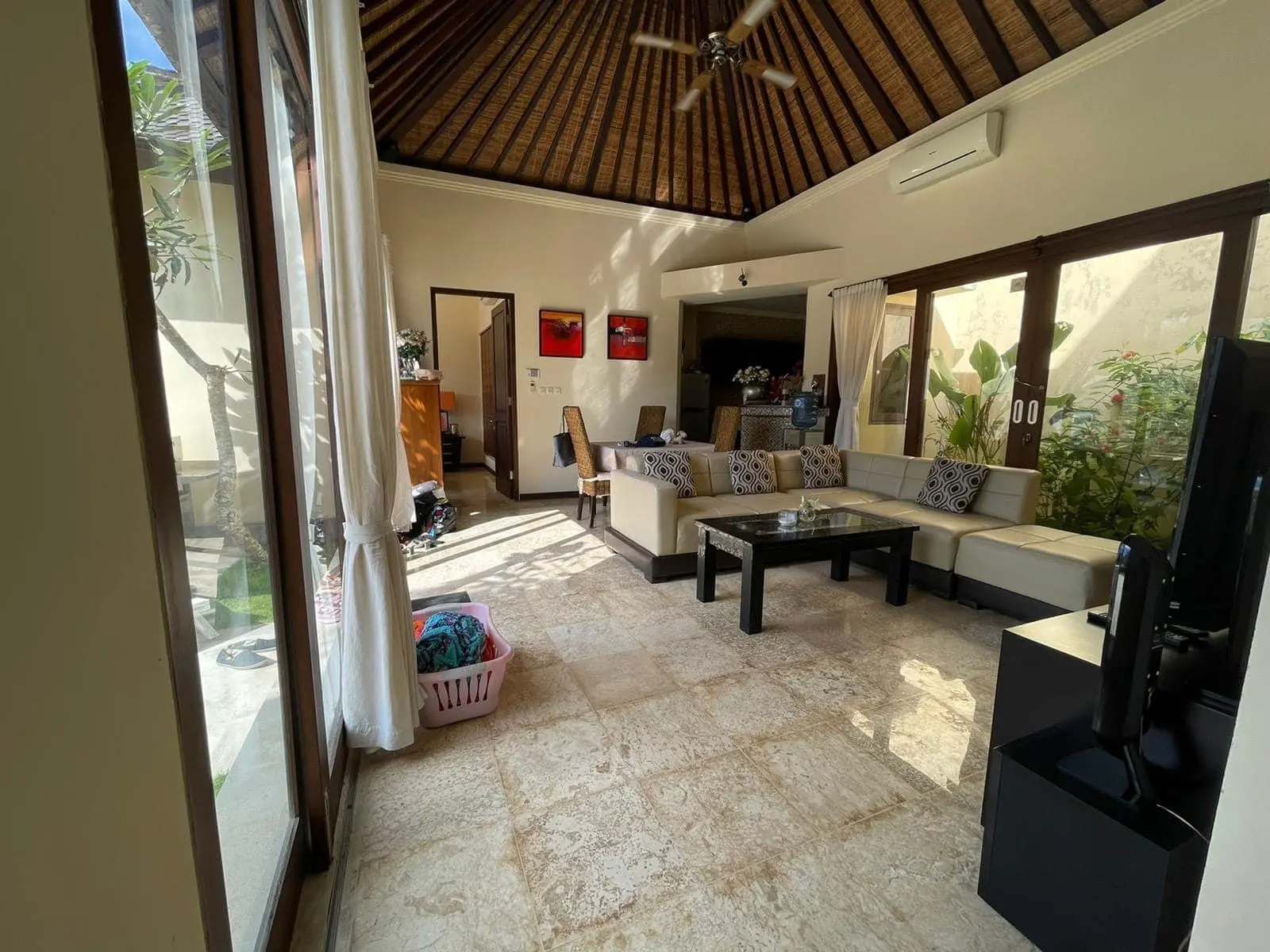 2 bedrooms villa — image 3