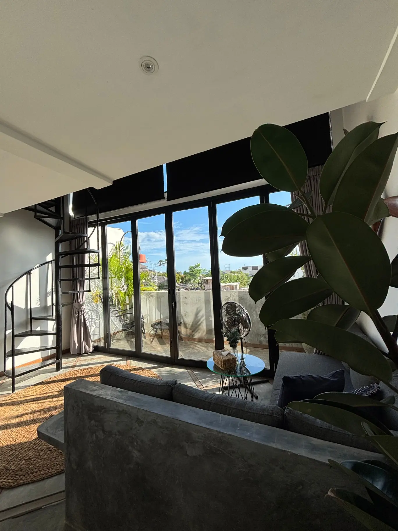 MODERN 1BR APARTMENT IN PERERENAN — image 3