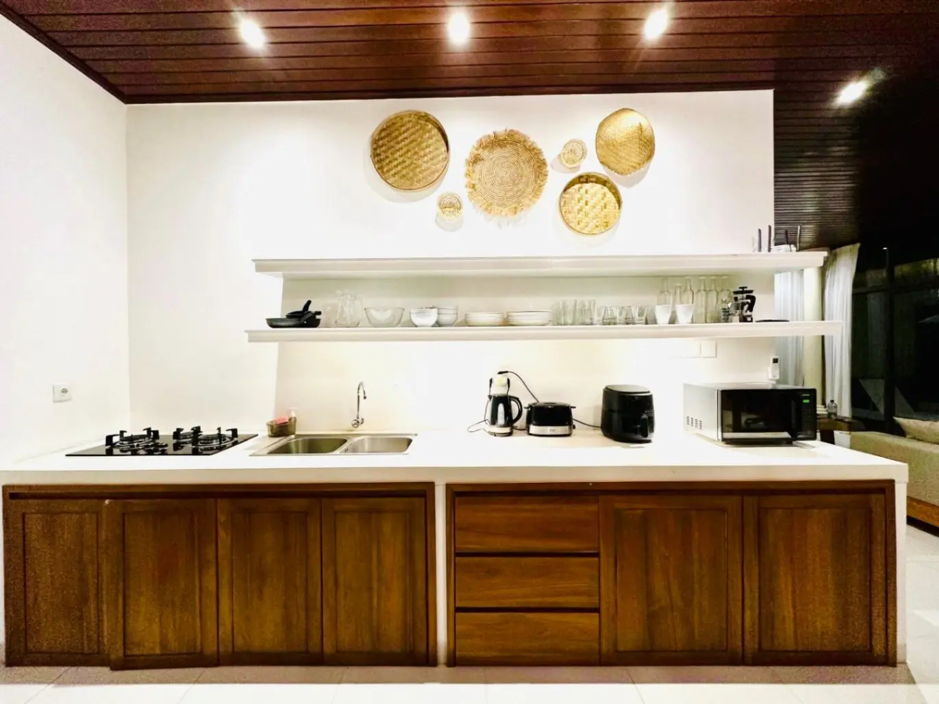 Cozy 2 Bedrooms Beachside Villa in Seseh — image 3