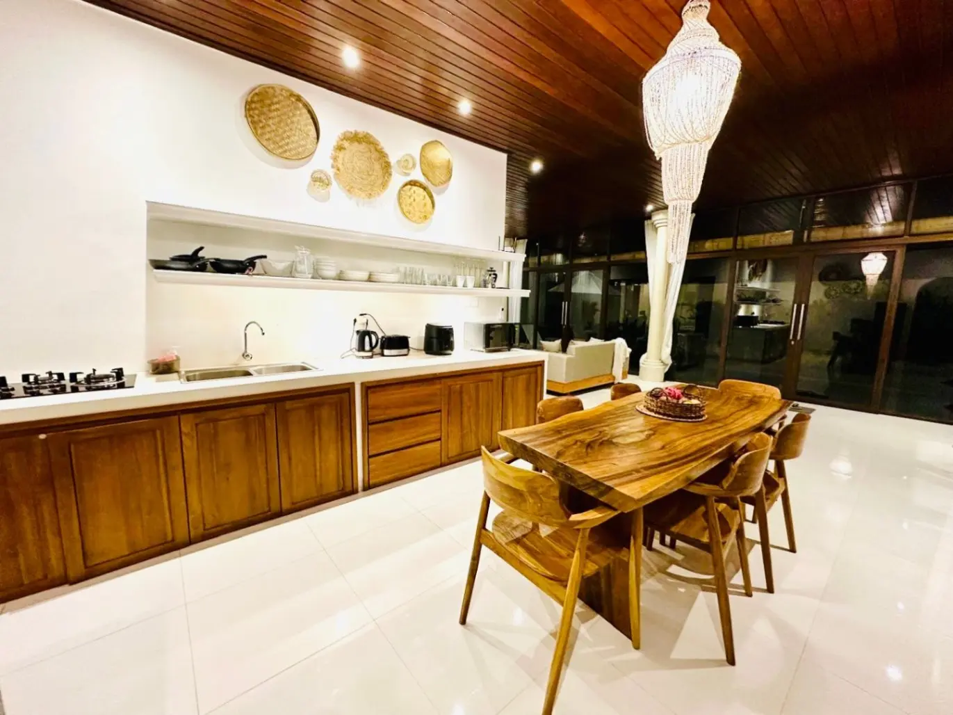 Cozy 2 Bedrooms Beachside Villa in Seseh — image 4