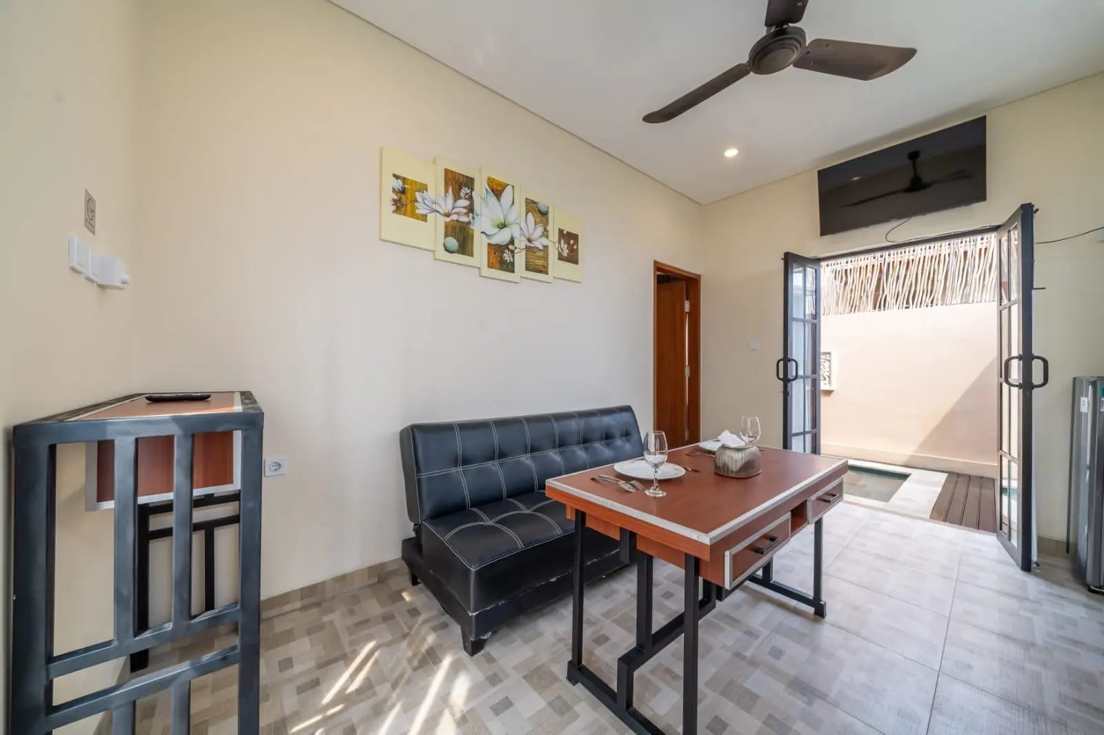COZY PRIVATE VILLA — image 1