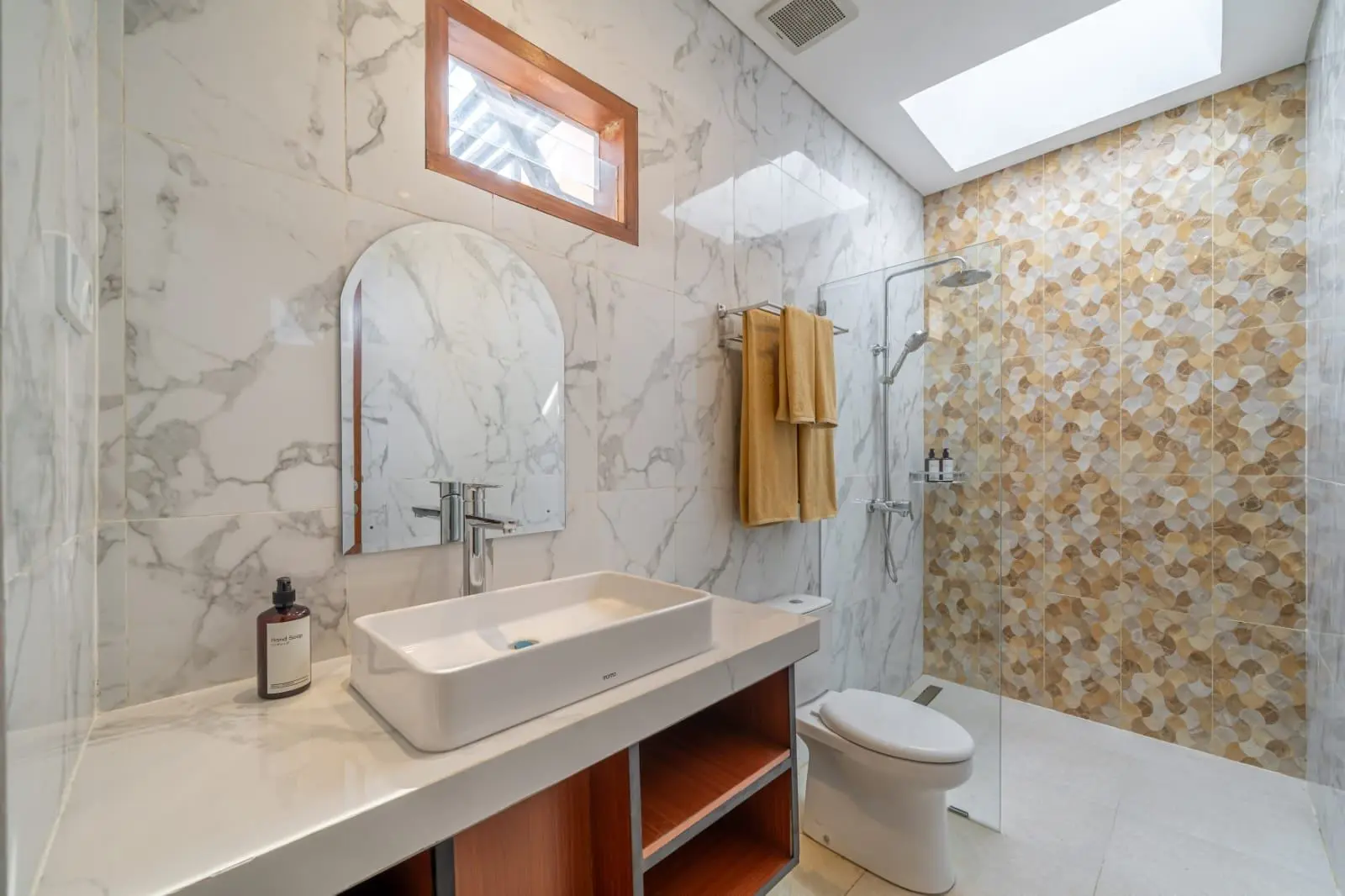 COZY PRIVATE VILLA — image 4