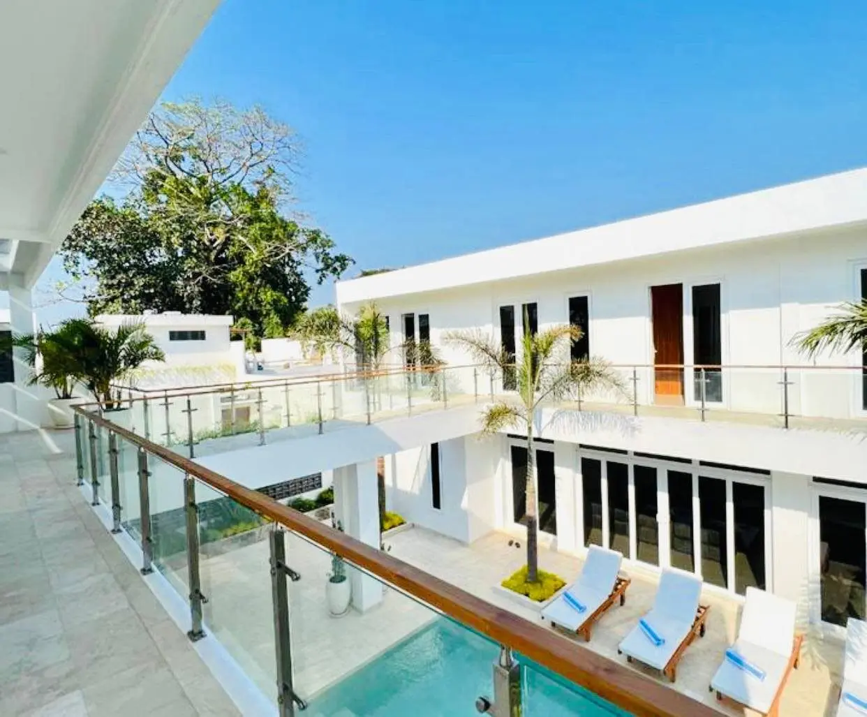 Spacious Luxury 4 Bedrooms Villa in Tumbak Bayuh — image 2