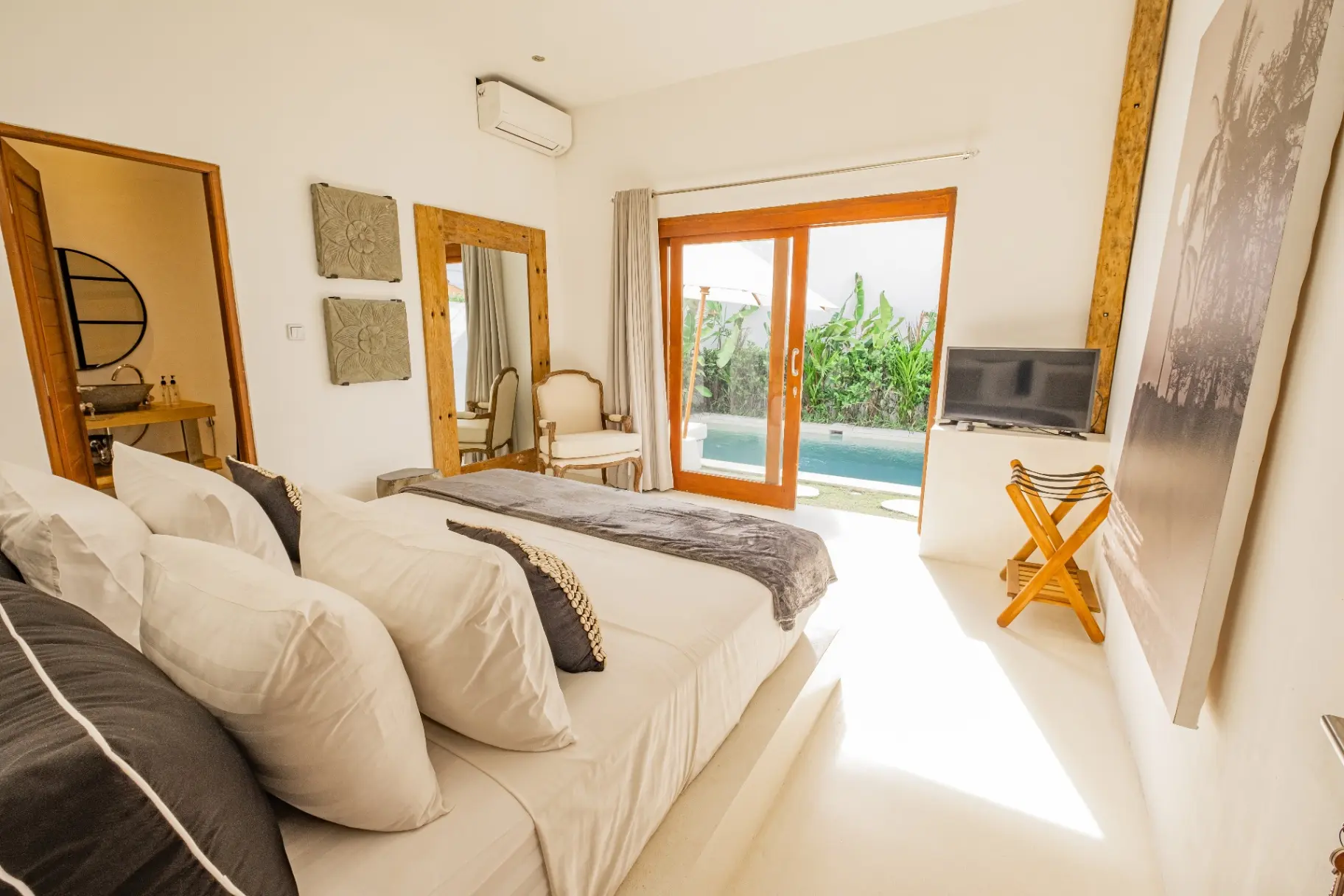 Luxury 2 Bedrooms Villa Putih — image 2