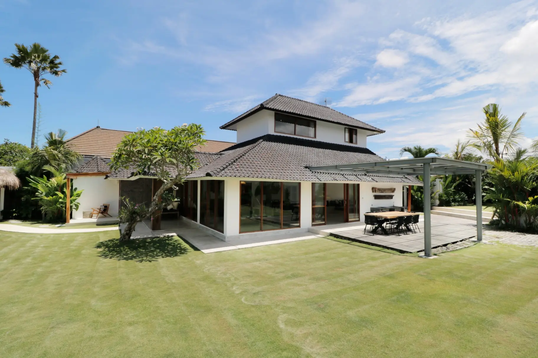 3 Bedrooms Villa Mimpi Manis — image 1