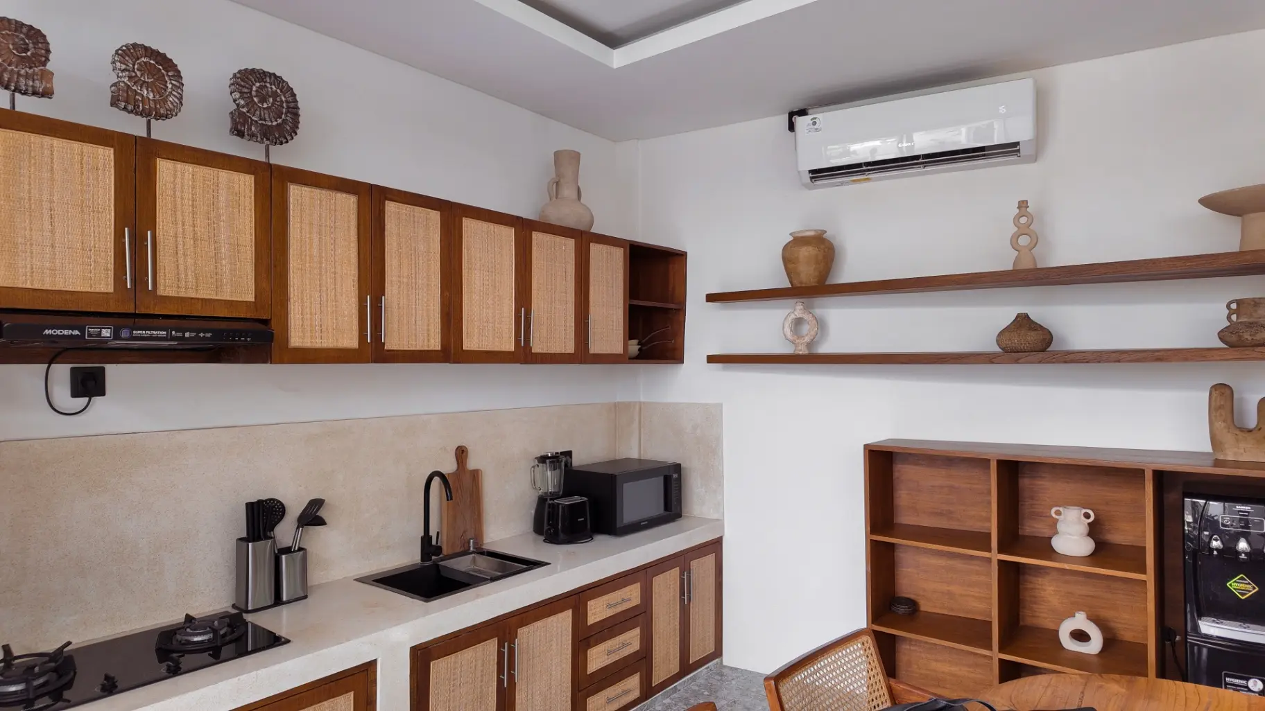 Spacious & Elegant 3-Bedroom Villa in Prime Pererenan — image 4
