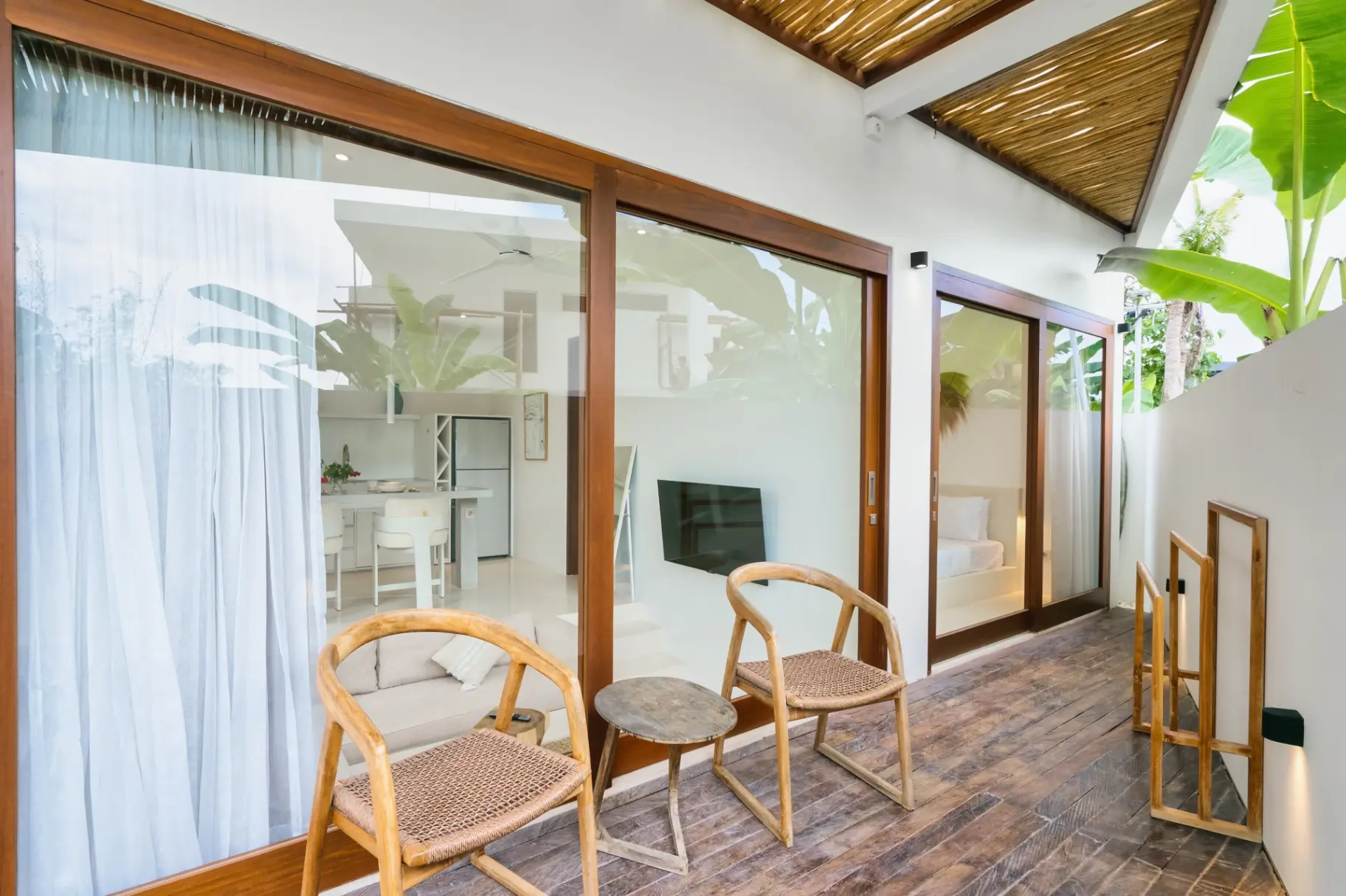 PAGI VILLA - 1BR Luxe Canggu Apart | Poolside Deck Living — image 3