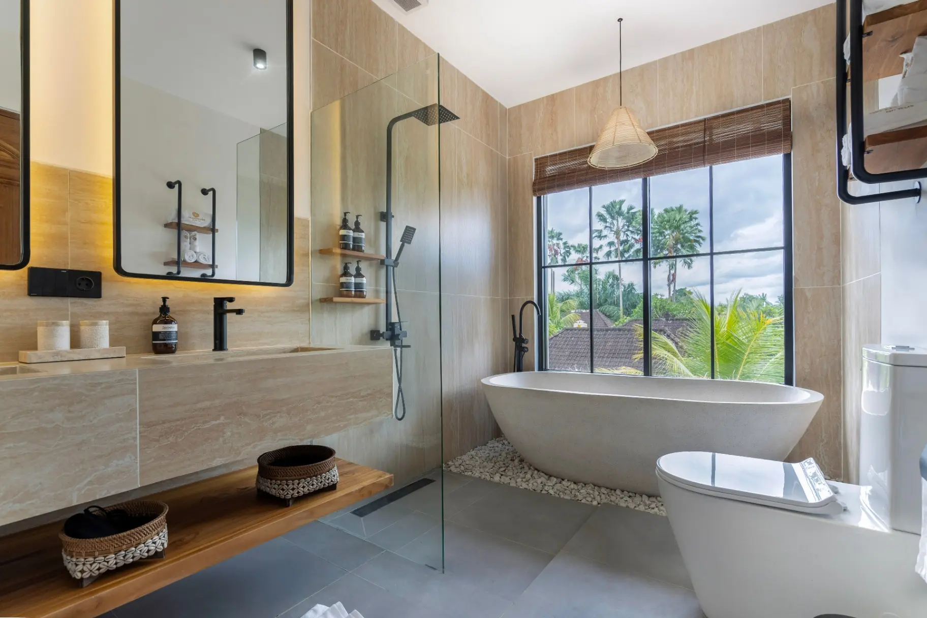 Villa Como by DH: 2BR Designer Villa w/ pool — image 4