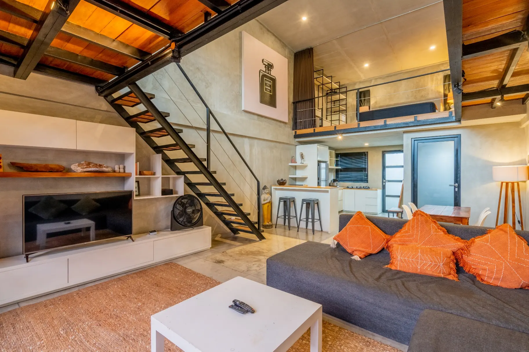 Berawa 2 - 1BR Central Canggu Modern Loft w/ Shared Pool & BBQ — image 4