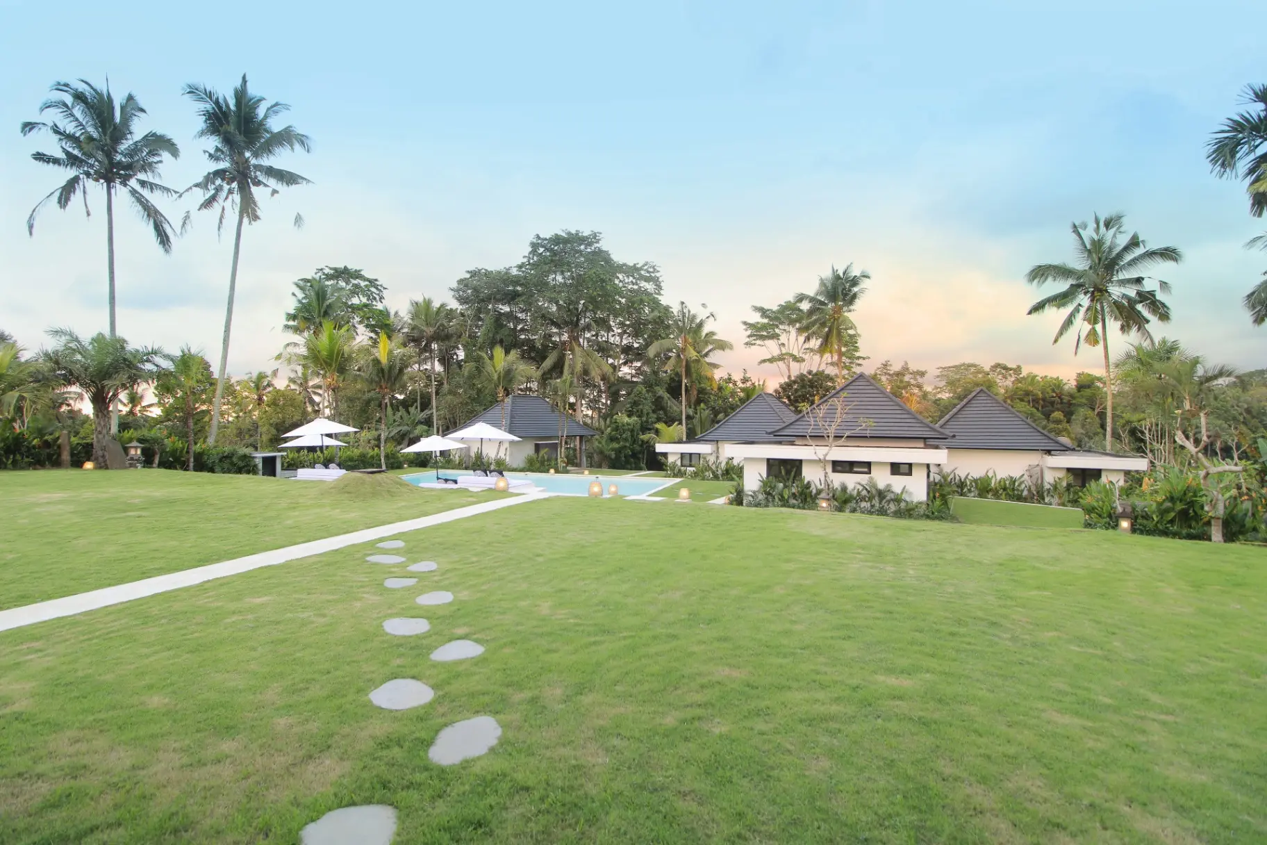 Puri Hijau 3 BR Villa with Jungle and River View — image 2