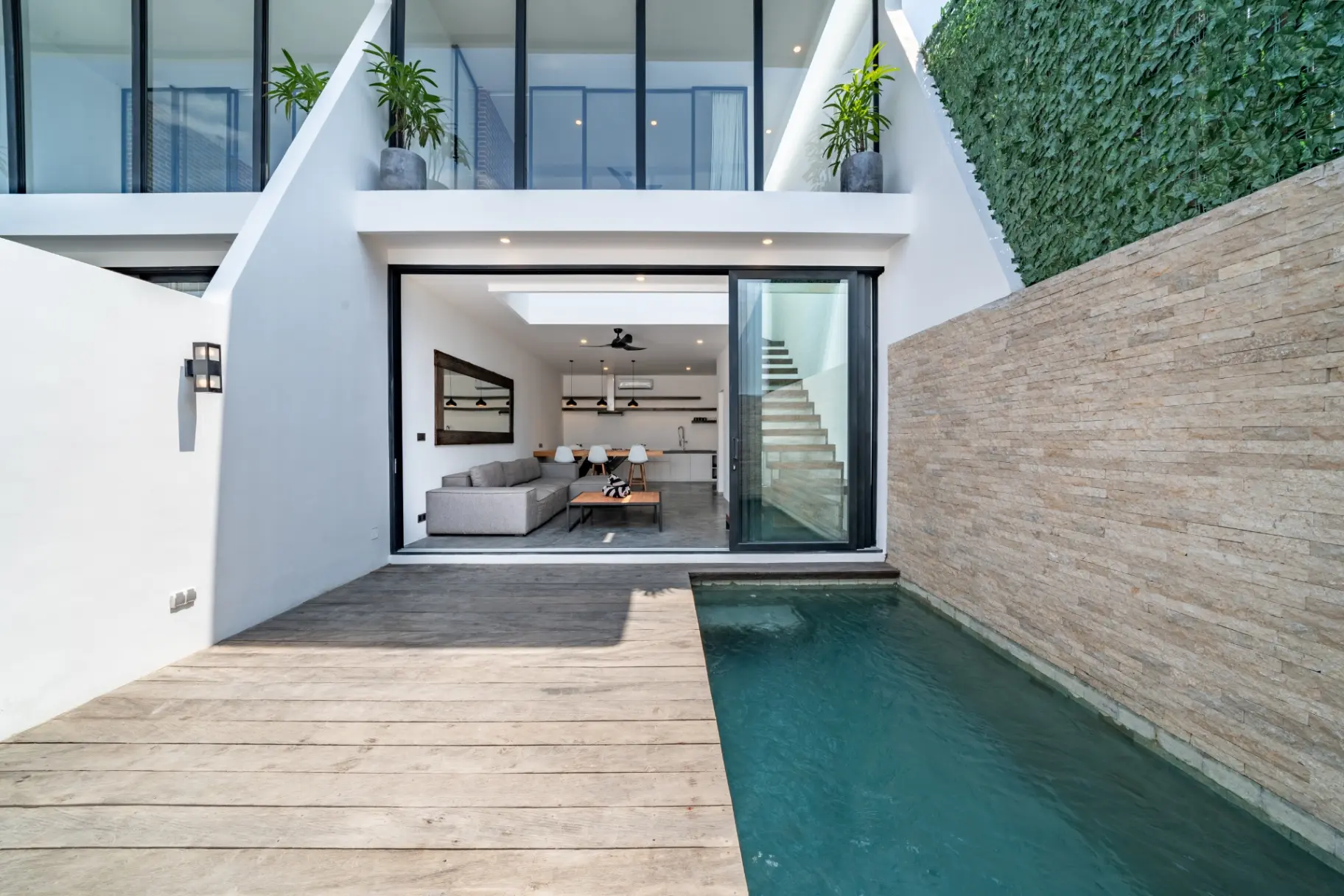 Loft Ludo : Superb 1BR luxury loft in Great Location — image 4