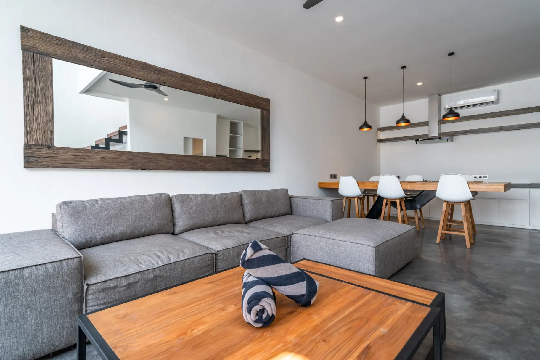 Loft Ludo : Superb 1BR luxury loft in Great Location — image 2