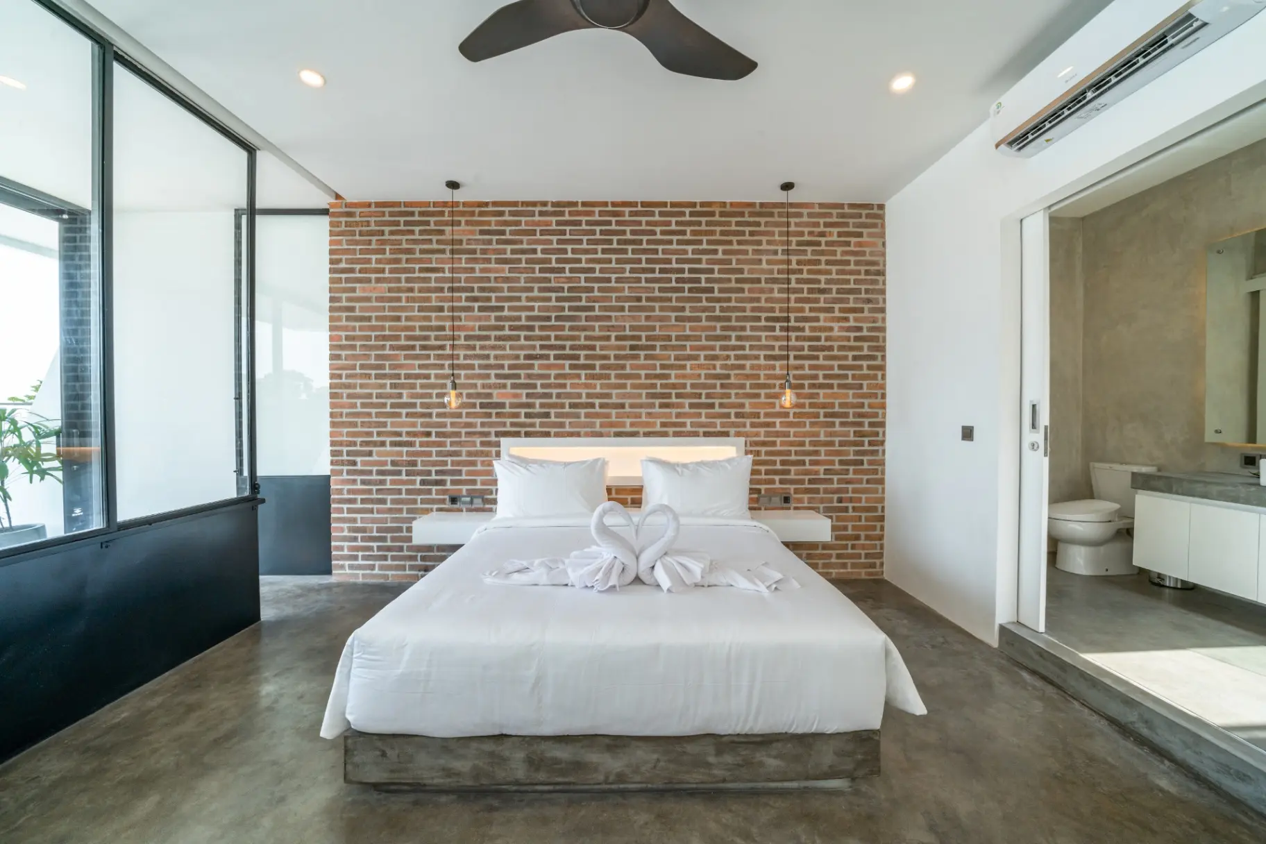 Loft Ludo : Superb 1BR luxury loft in Great Location — image 1
