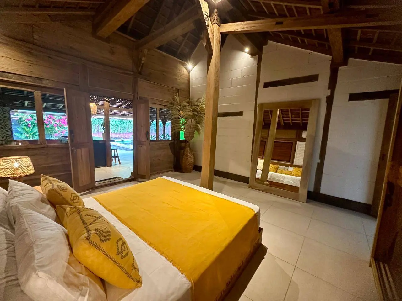 2BR Joglo-Style Villa Near Beach — image 4