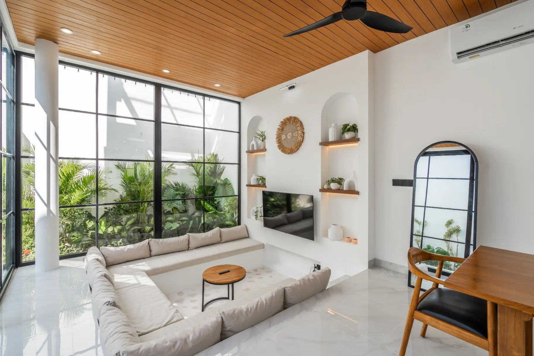 Luxury 2BR Villa with Pool & Garden View in Umalas — image 3