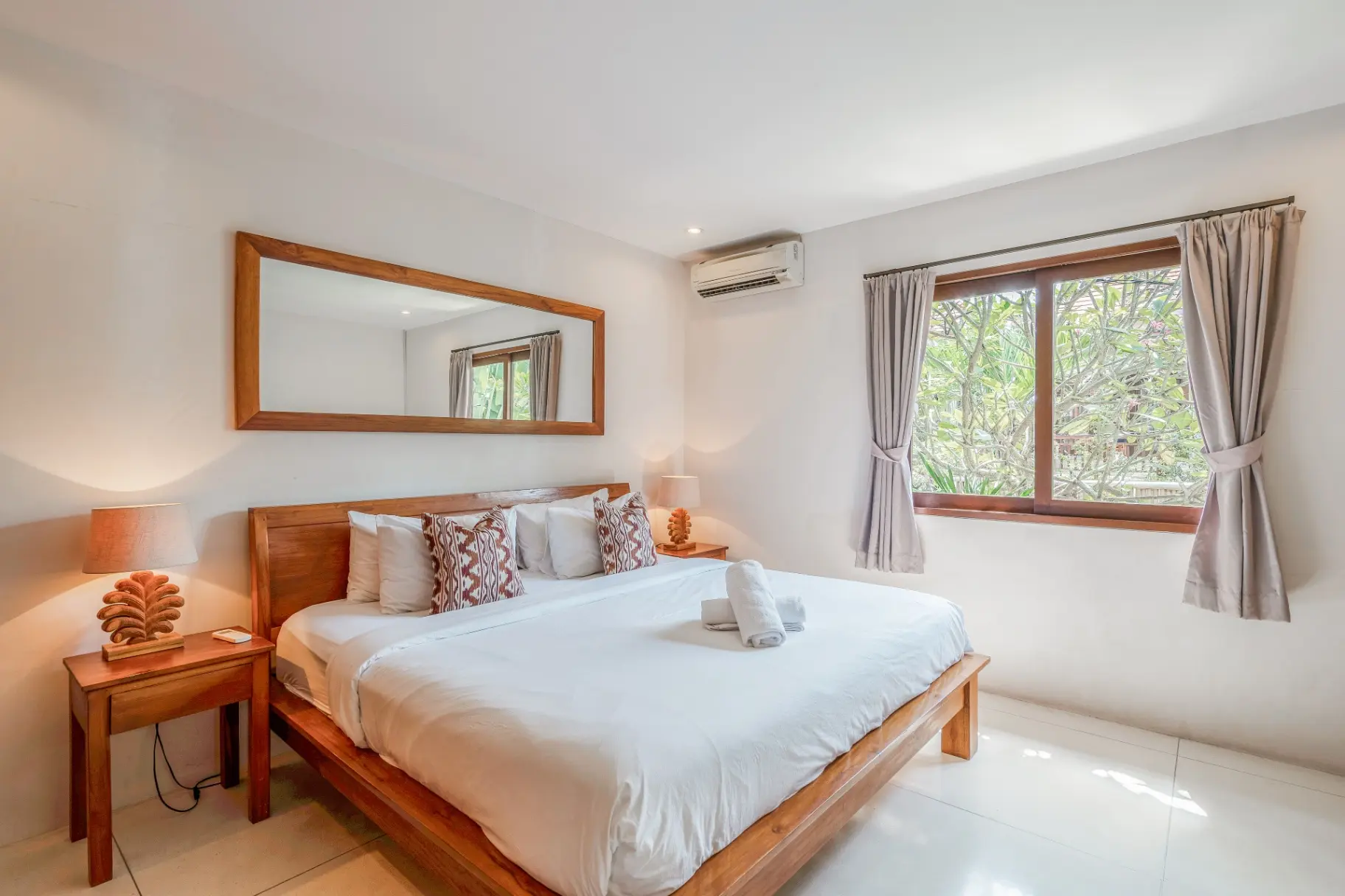 Du Ciel - 2BR Poolside Tropical Canggu Villa Near Beaches — image 2