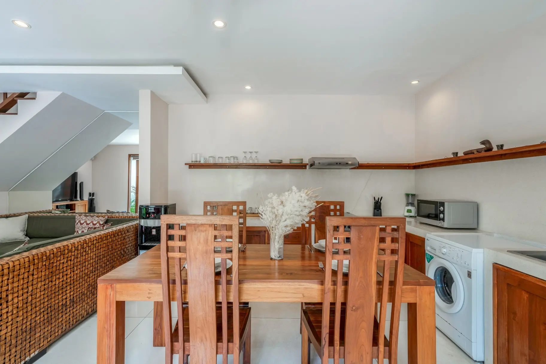Du Ciel - 2BR Poolside Tropical Canggu Villa Near Beaches — image 3
