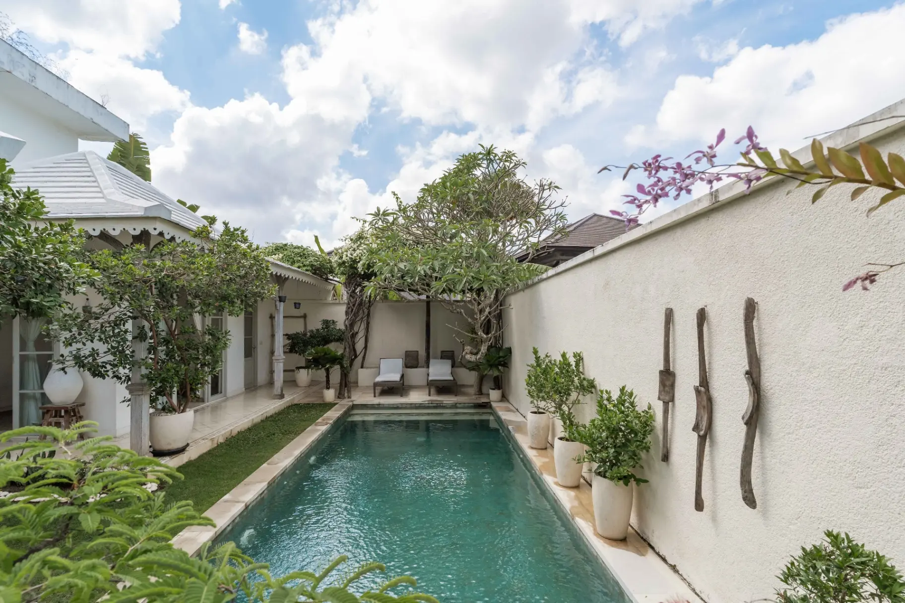 Charming Tropical Villa in Berawa — image 2