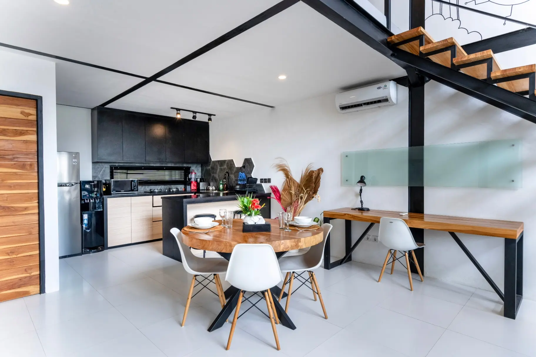 Astaga - 1BR Poolside Canggu Loft | Near Beaches & Cafés — image 2