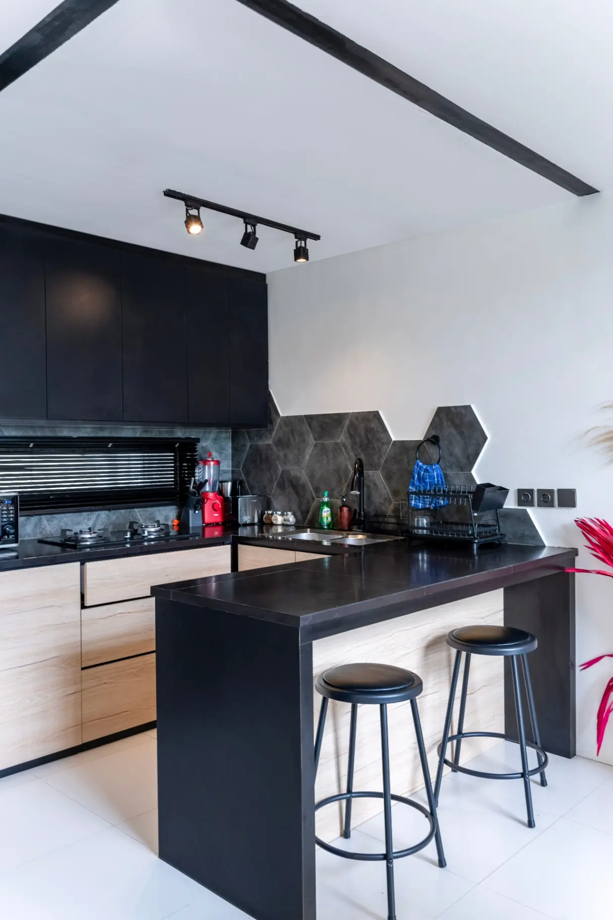 Astaga - 1BR Poolside Canggu Loft | Near Beaches & Cafés — image 4