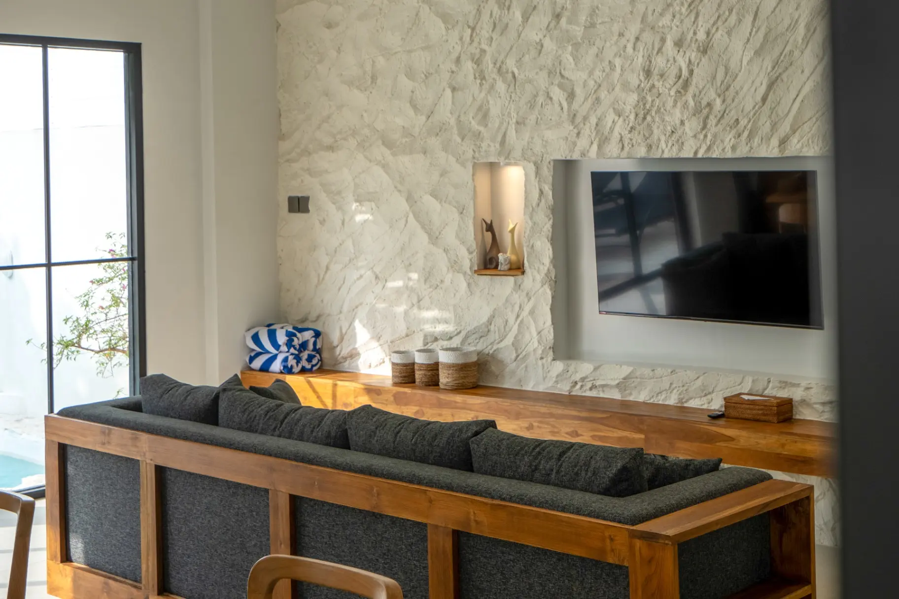 Tropical Modern 2BR Villa w/ Pool Near Beach — image 3