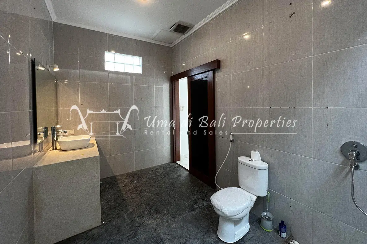 3BR Villa for Rent in Petitenget Bali — image 2