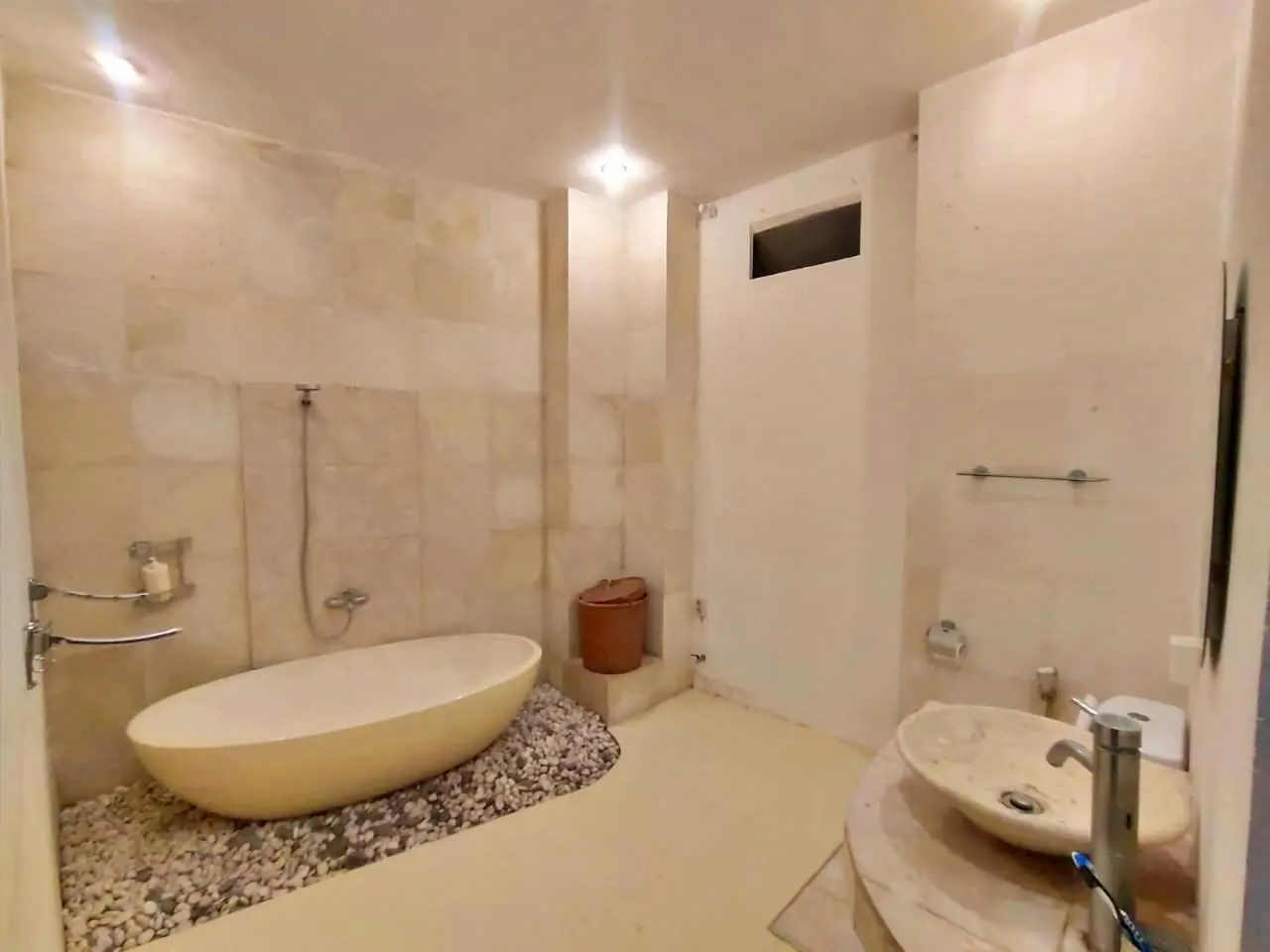 3BR VILLA FOR RENT IN SEMINYAK