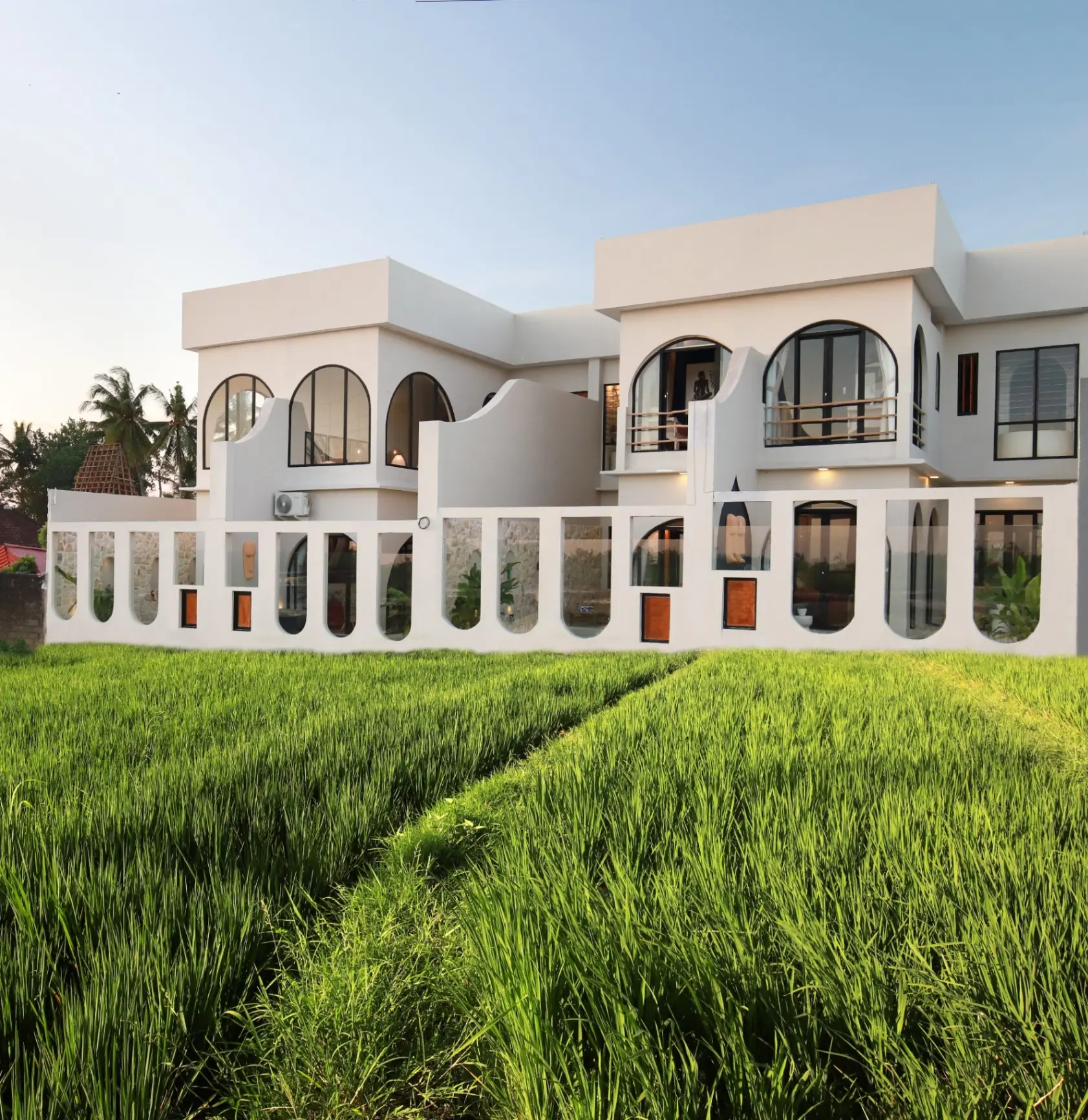 1 BEDROOM Kaba-Kaba Luxury Loft North Parerenan — image 3