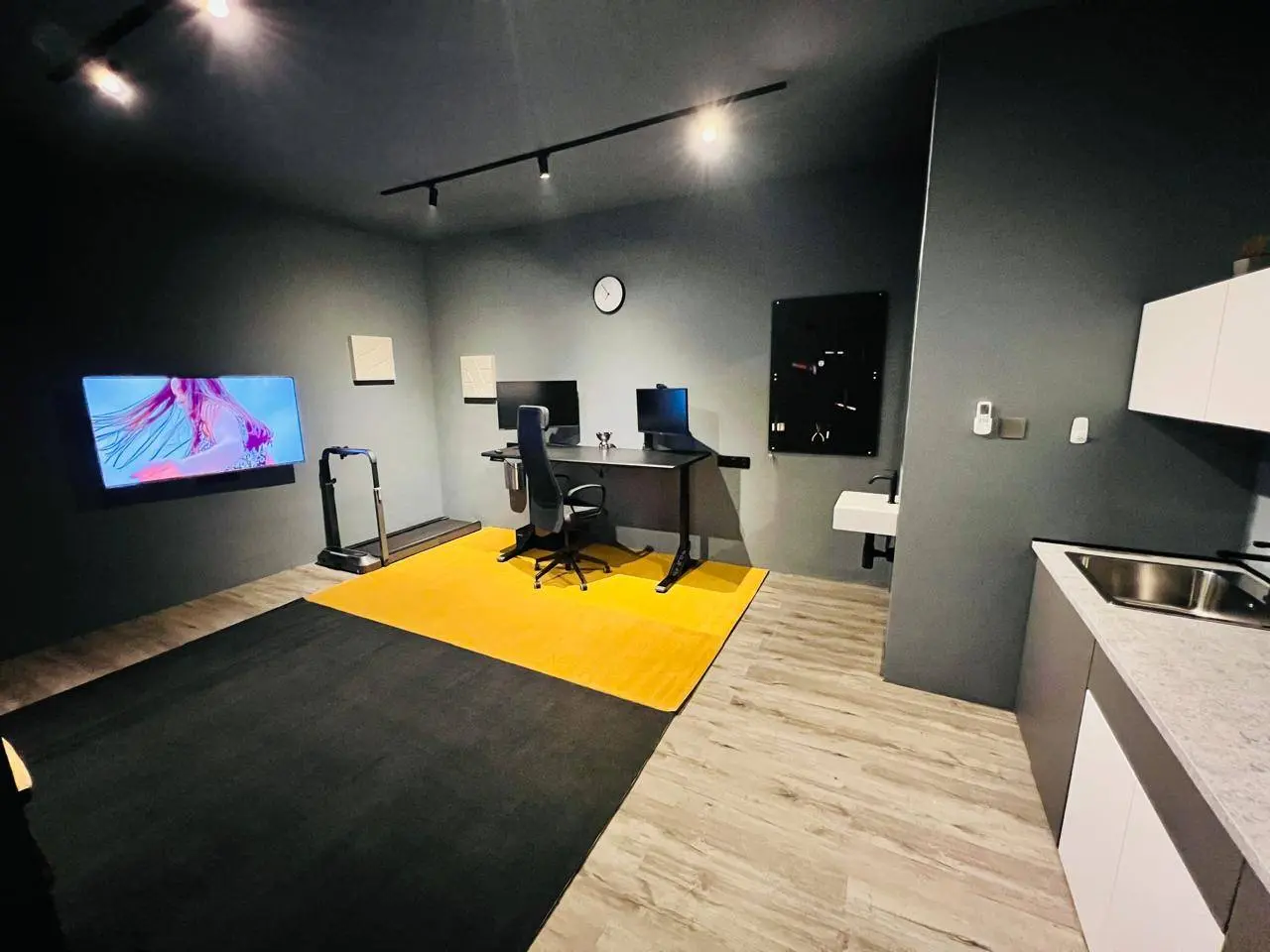 Premium Brand-new Furnished Office for Rent in Kerobokan. — image 1