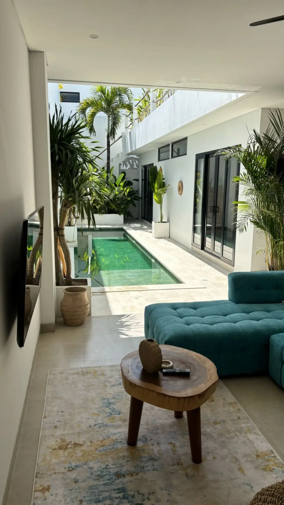 Villa Vivid