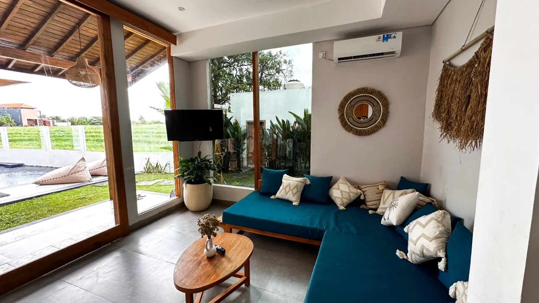 Villa Taravita - 1BD Ricefield Views | Seseh — image 1