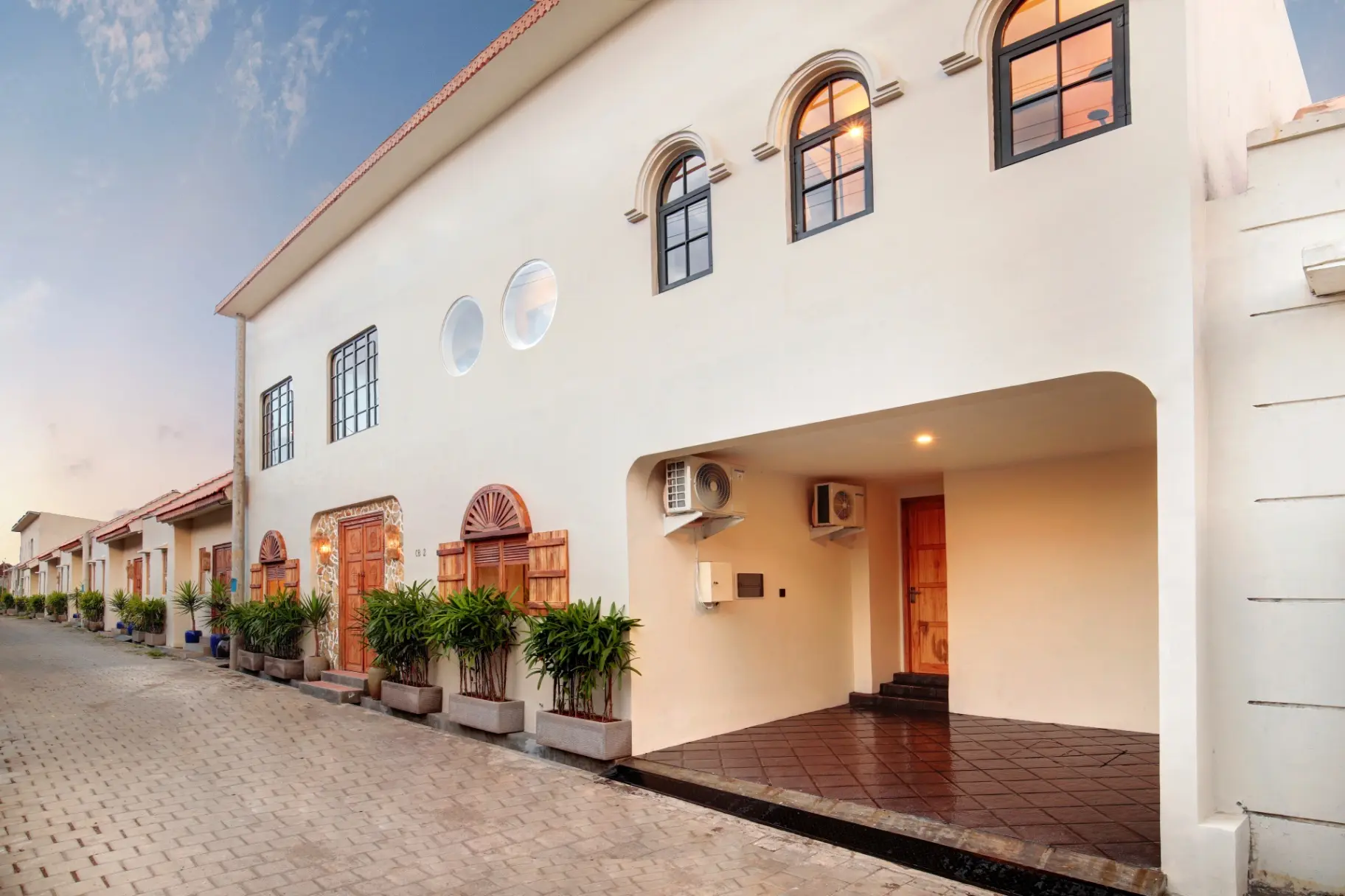 Private 3 Bedroom Villa Canggu Buduk Ricefield View — image 3