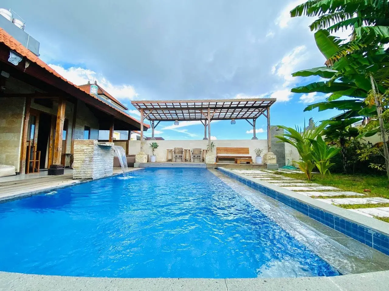 3 BEDROOM JOGLO VILLA IN CANGGU — image 1