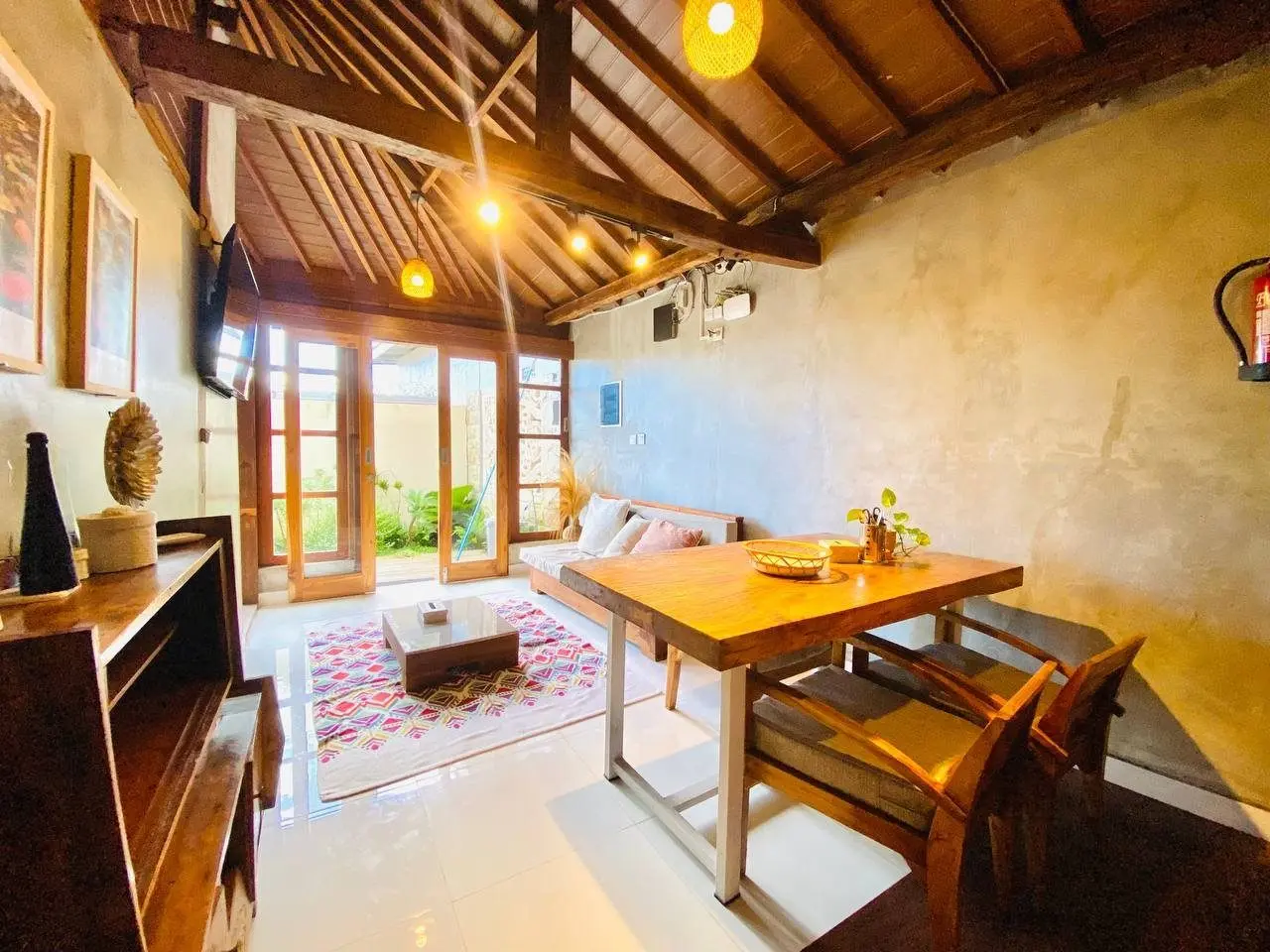 3 BEDROOM JOGLO VILLA IN CANGGU — image 4