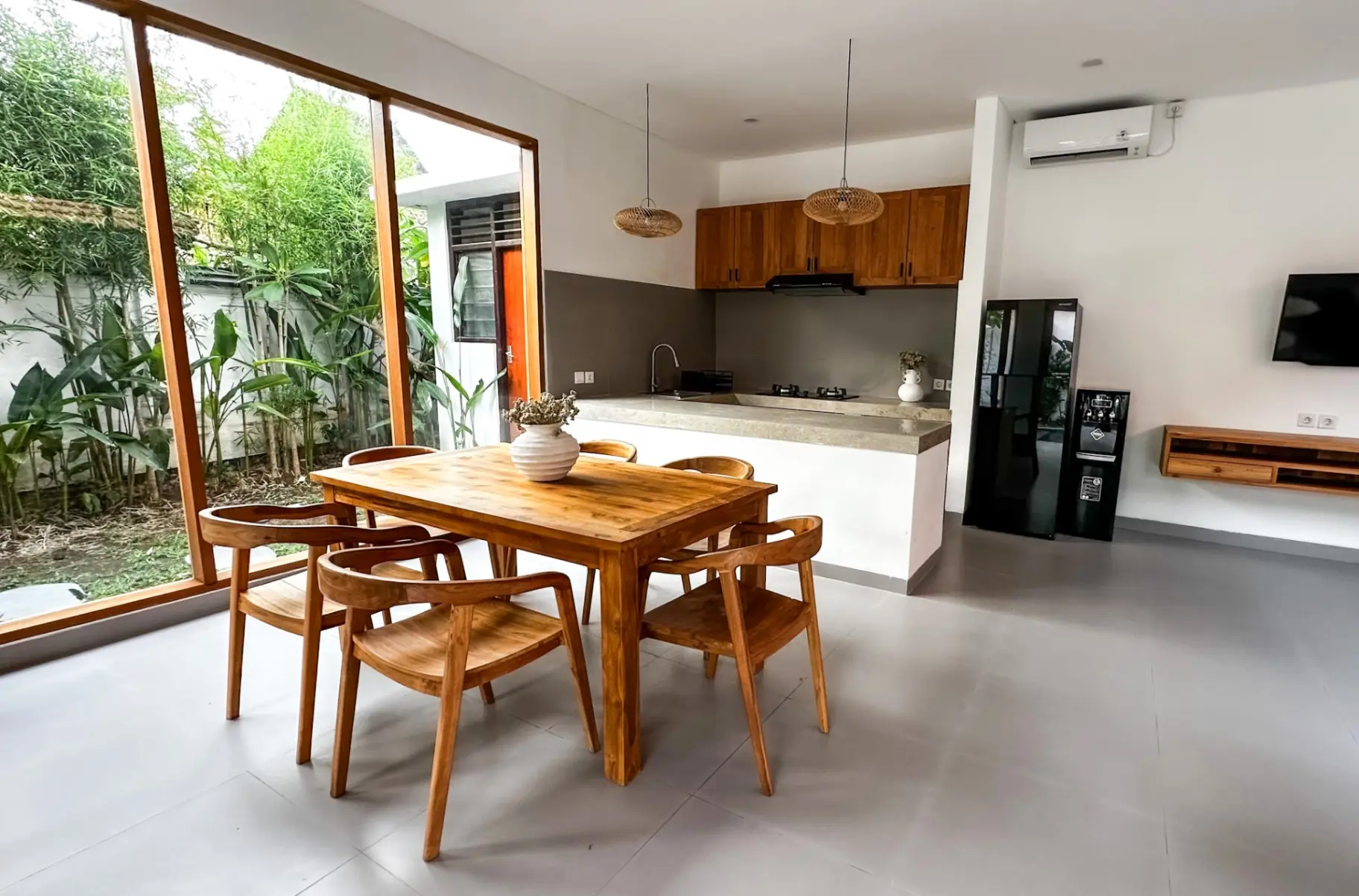 Villa Widhi 5 - 2 bedroom Large Living Garden & Pool in Babakan — image 3