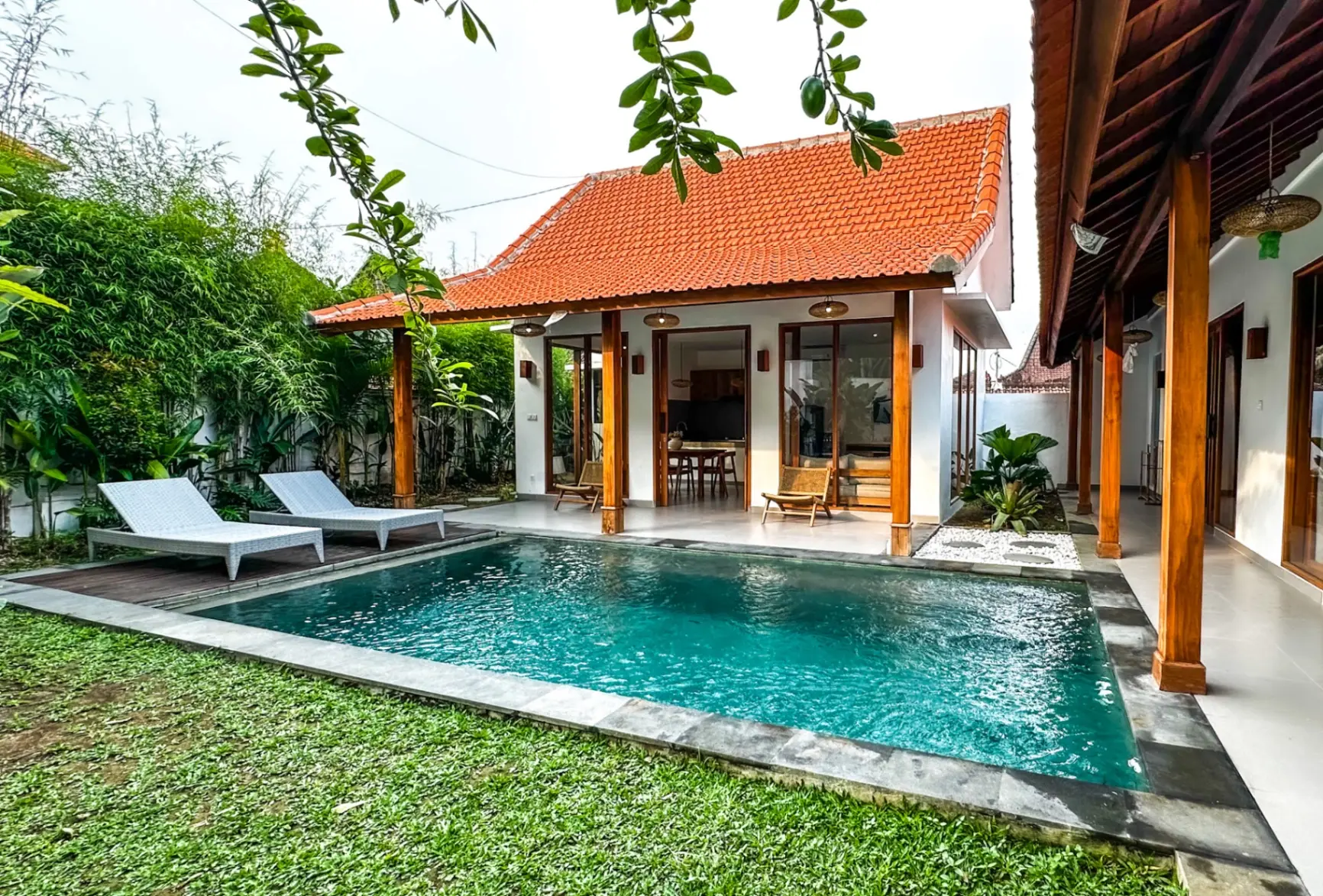 Villa Widhi 5 - 2 bedroom Large Living Garden & Pool in Babakan