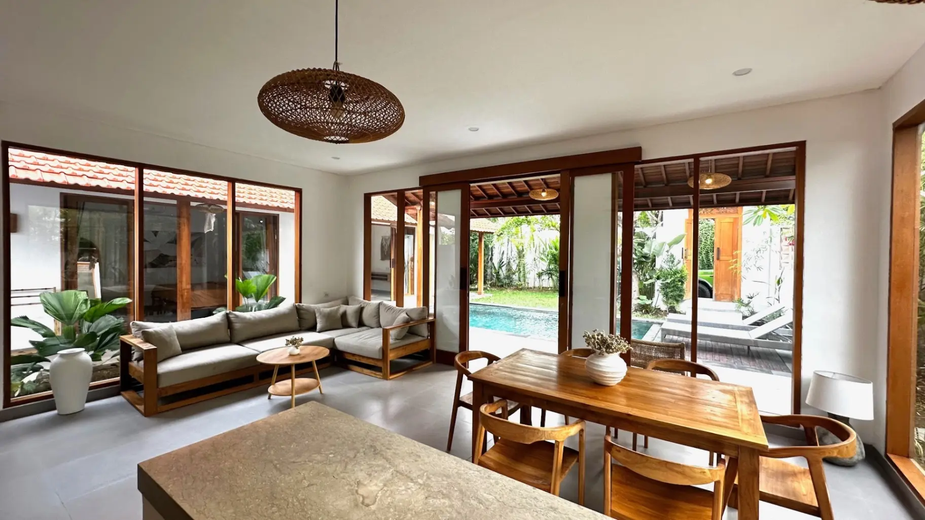 Villa Widhi 5 - 2 bedroom Large Living Garden & Pool in Babakan — image 4