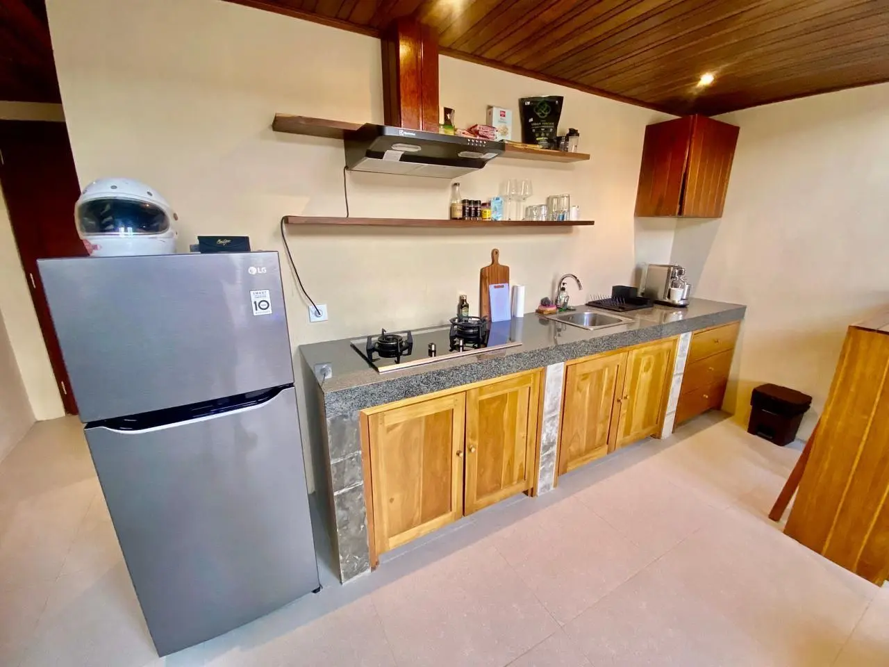 Seseh 1 BR 2 Story Loft — image 2