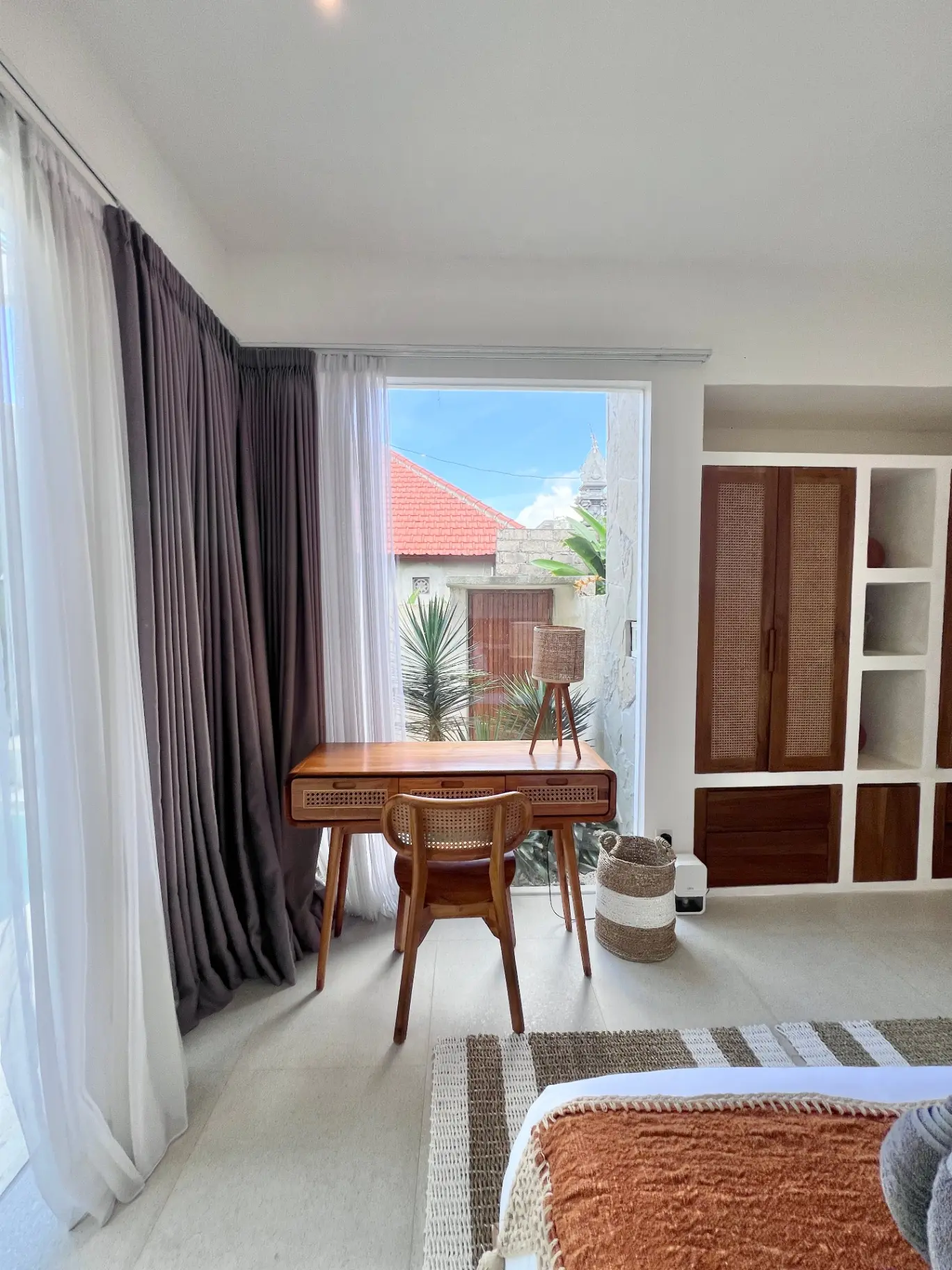#1 MODERN 1BR VILLA WITH PRIVATE ROOFTOP & POOL — image 4